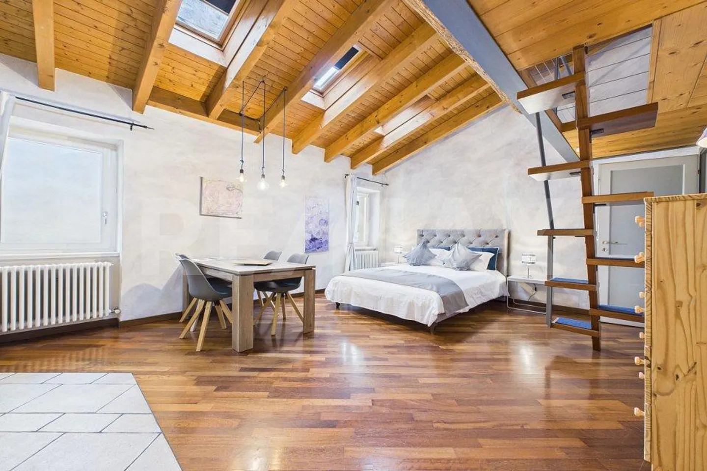 Elegant furnished maisonette of 1½ rooms with lake view in Morcote - Photo 3 of 13