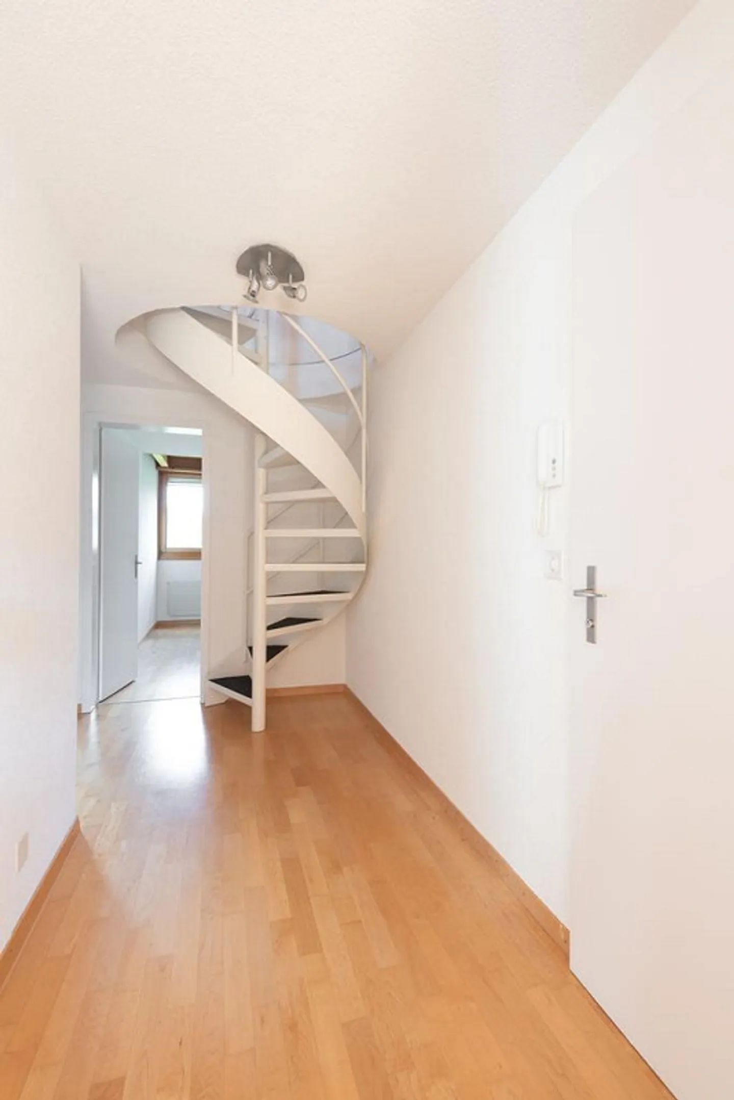 Appartement lumineux de 3,5 pièces dans un quartier calme et familial - Photo 9 sur 12