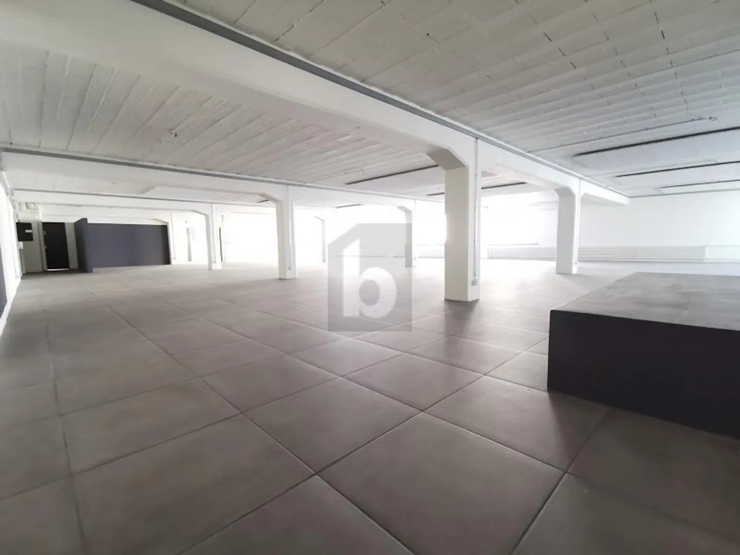 CENTRAL LOCATION, MANY USAGE POSSIBILITIES - Photo 2 of 6