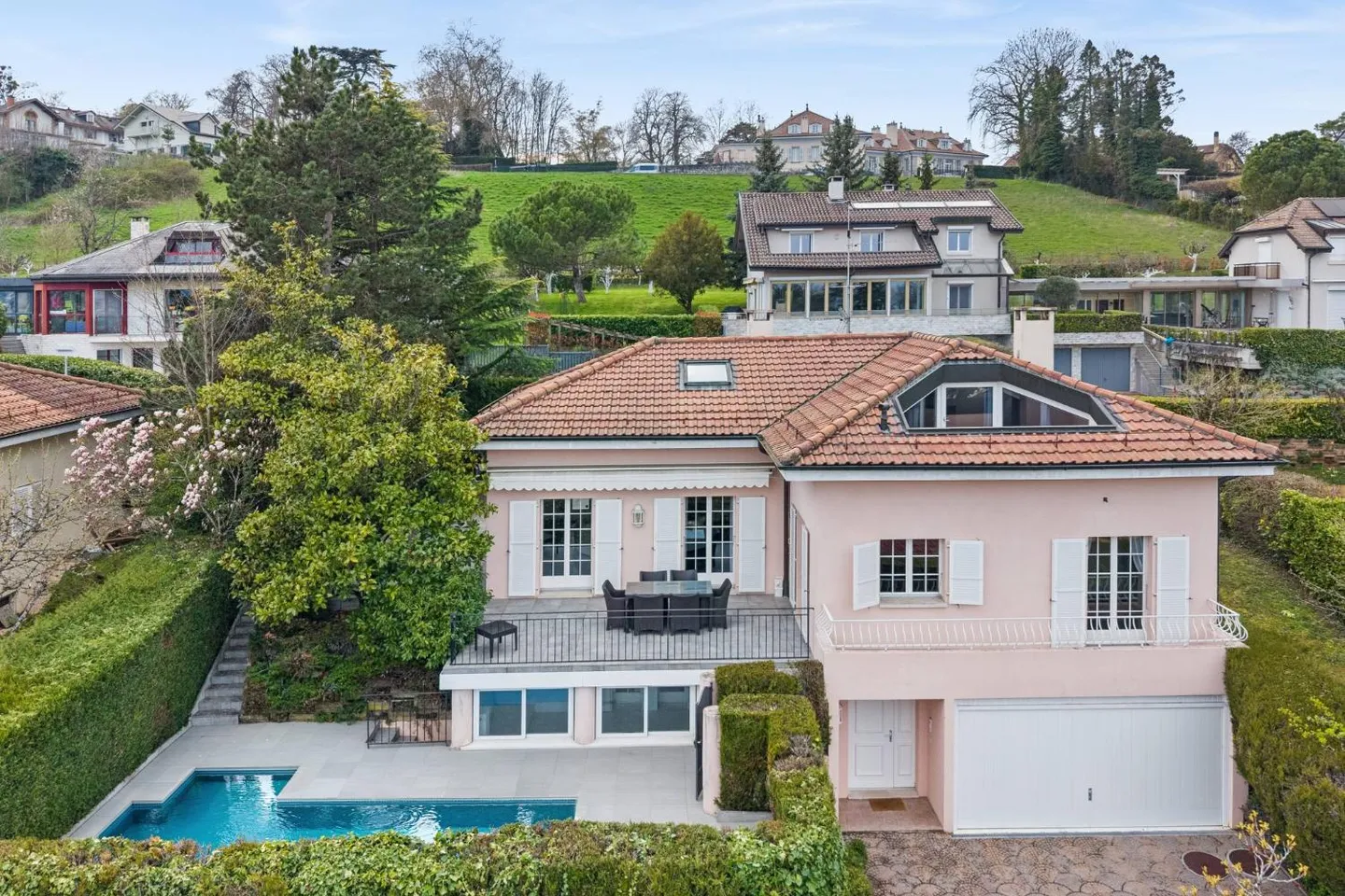 ESCLUSIVITÀ: Villa Indipendente di 8 stanze con piscina - Foto 2 di 3