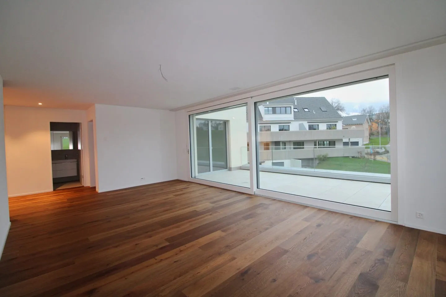 2 1/2-Room Penthouse Apartment | New Construction | Two Terraces | Ownership Standard - Photo 8 of 10