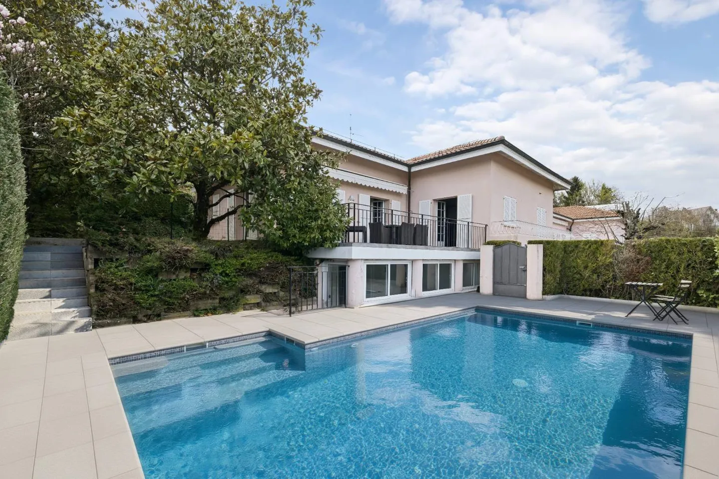 ESCLUSIVITÀ: Villa Indipendente di 8 stanze con piscina - Foto 1 di 3