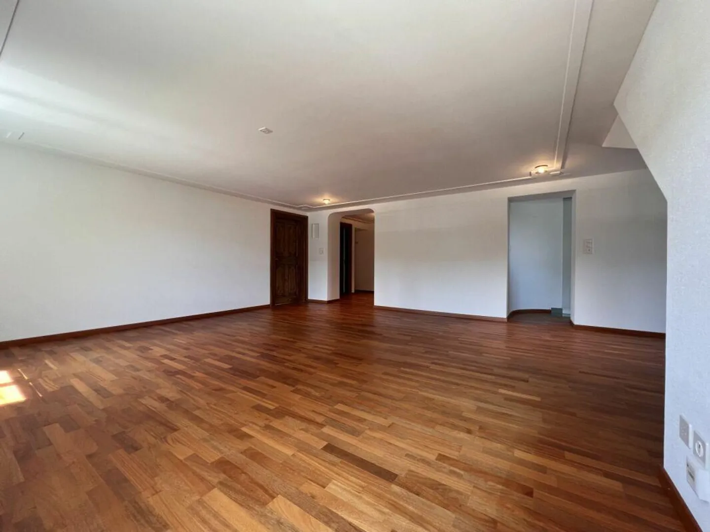 3.5 Zimmer-Dachwohnung mit ganz viel Charme - Foto 2 von 11