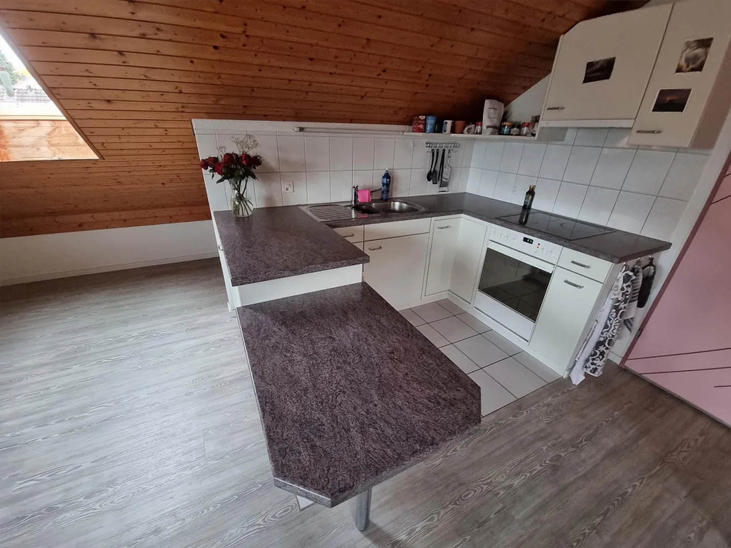 Bel appartement au dernier étage dans la Kräzernstrasse - Photo 2 sur 12