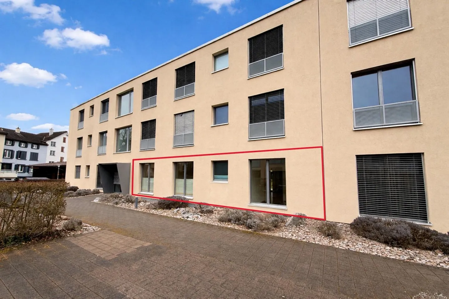 Bright 5.5-Room Garden Apartment with Plenty of Space to Live - Photo 12 of 12