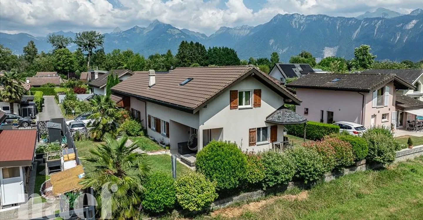 Casa indipendente di 6,5 locali a due passi dal lago in vendita a Bouveret - Foto 1 di 12