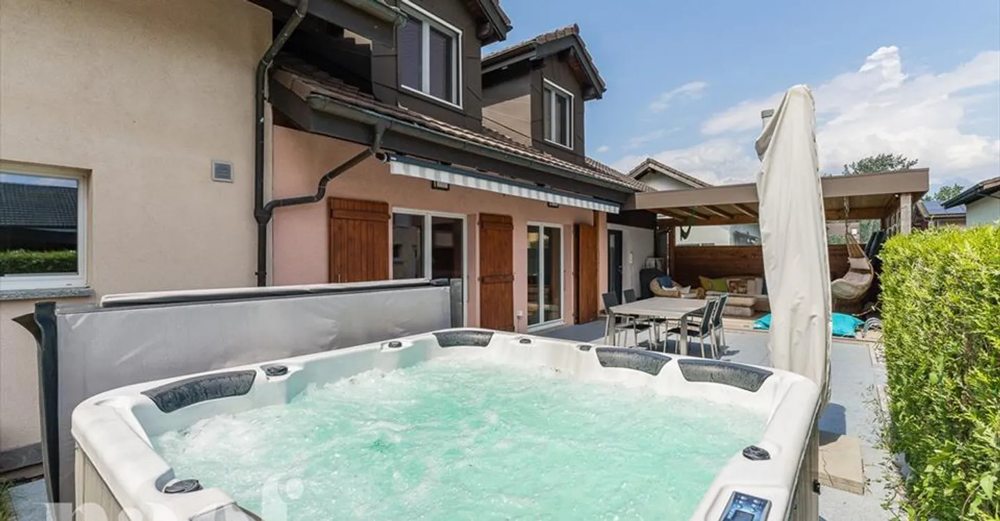 Casa indipendente di 6,5 locali a due passi dal lago in vendita a Bouveret - Foto 2 di 12