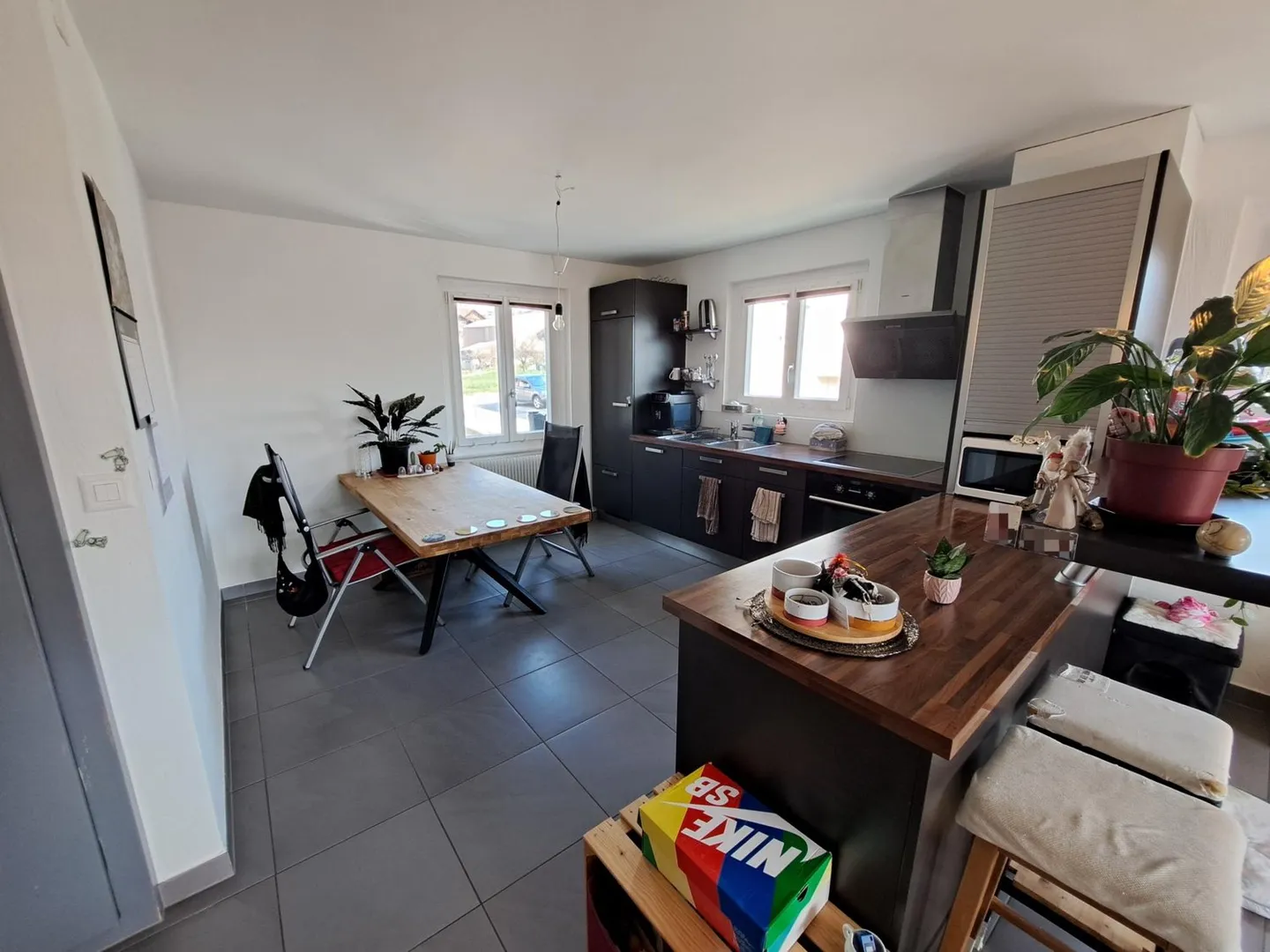 Zu vermieten wunderschönes 4.5-Zimmer-Wohnung in Savièse in einem untypischen Haus - Photo 3 of 9