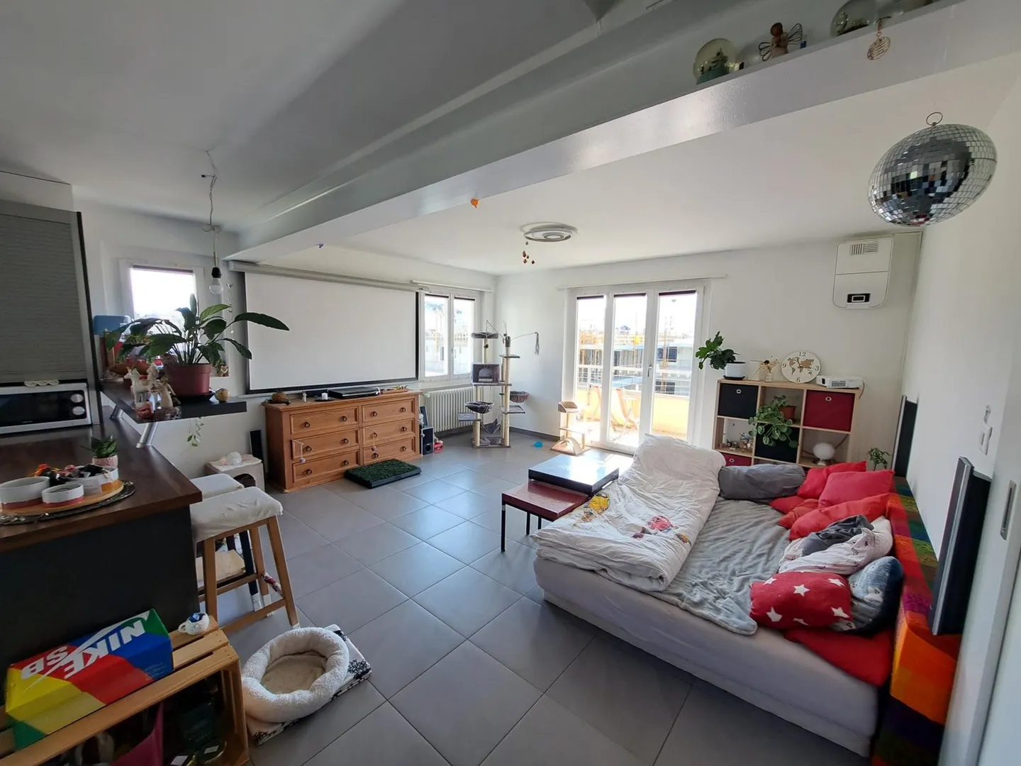 Zu vermieten wunderschönes 4.5-Zimmer-Wohnung in Savièse in einem untypischen Haus - Photo 4 of 9