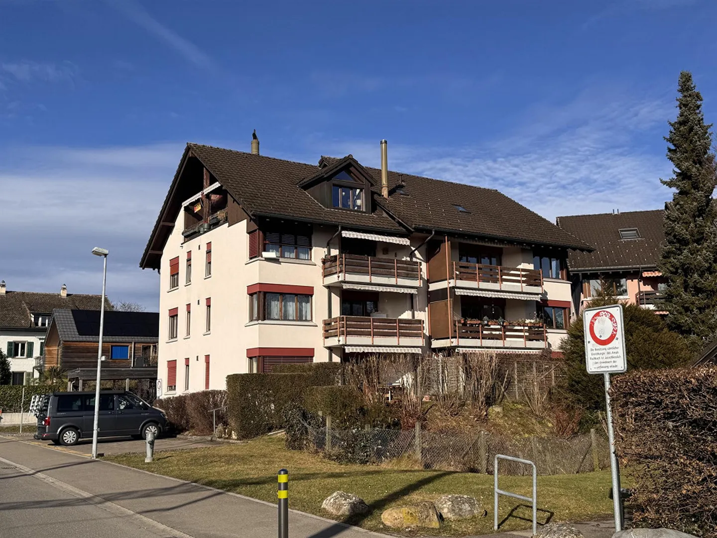 Charming 4.5-room apartment with balcony and garage in Mettmenstetten - Photo 1 of 11