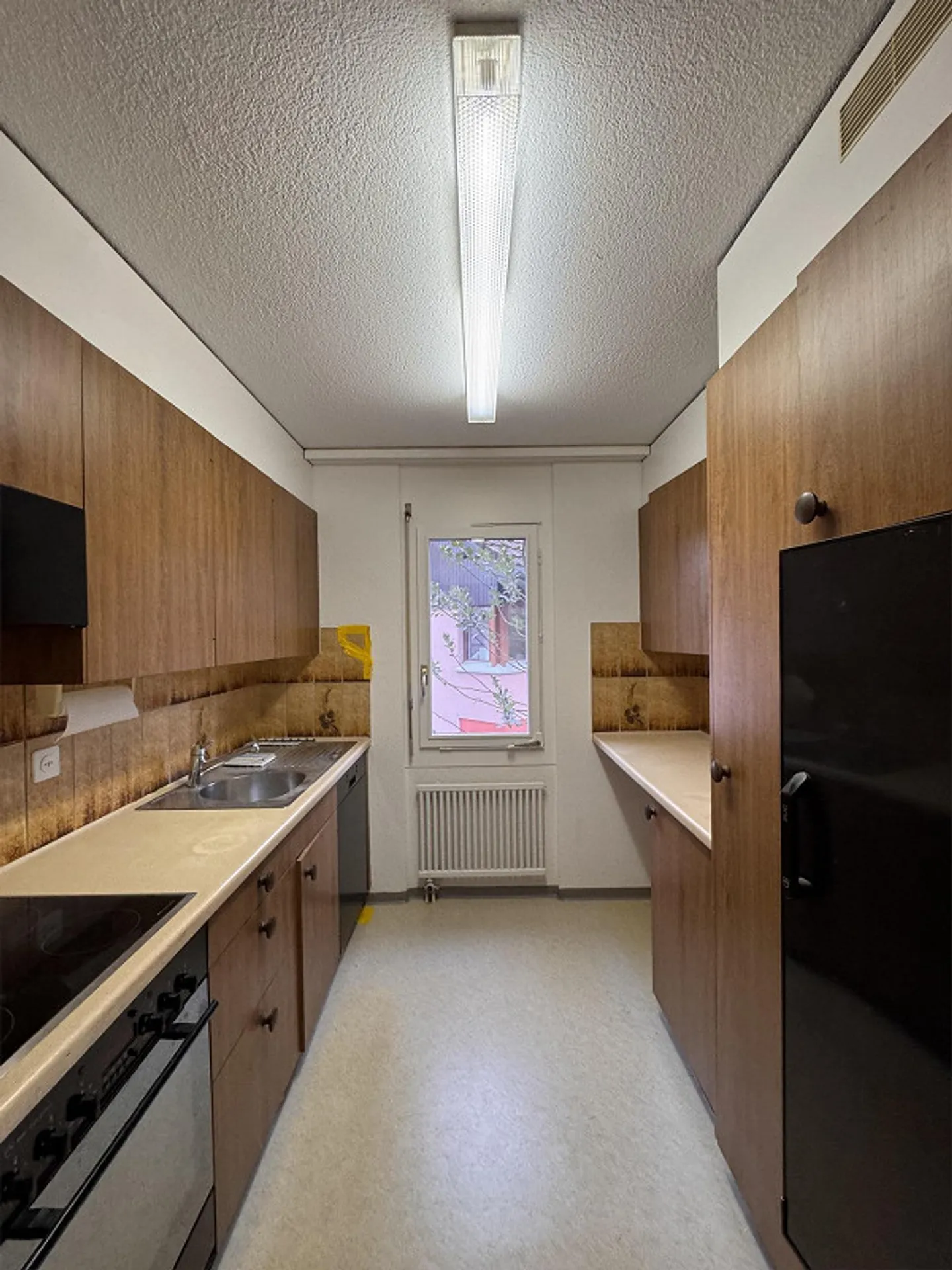 Charming 4.5-room apartment with balcony and garage in Mettmenstetten - Photo 3 of 11