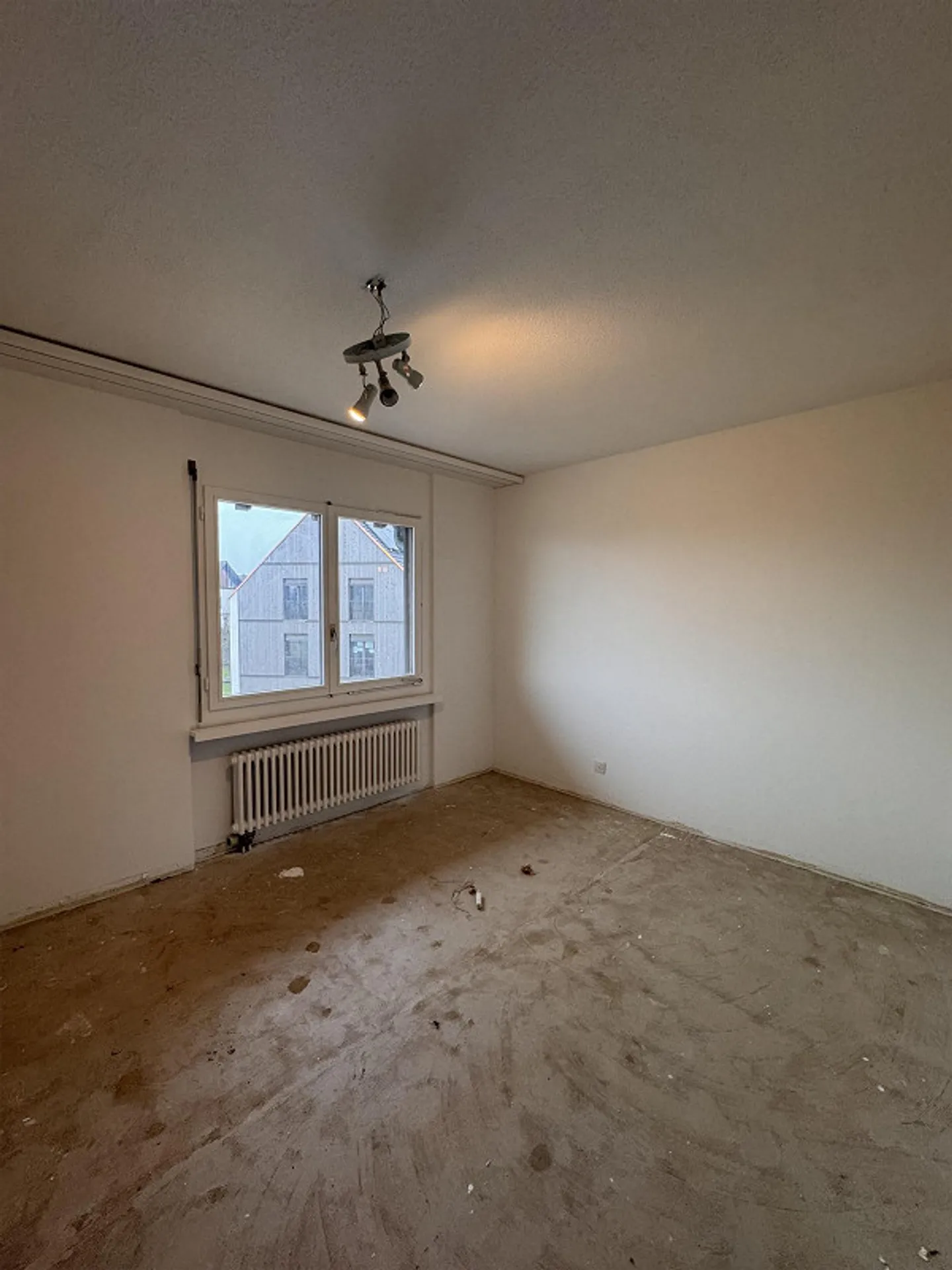 Charming 4.5-room apartment with balcony and garage in Mettmenstetten - Photo 7 of 11