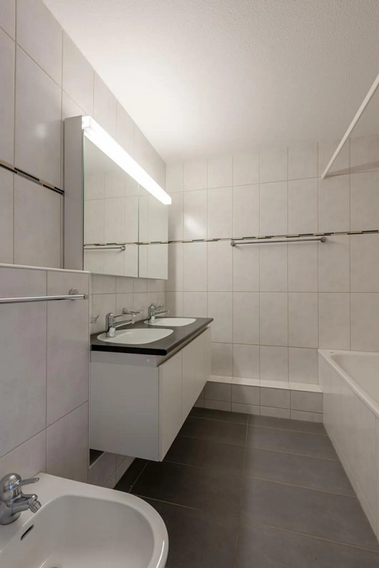 Hoch hinaus - dein neues Zuhause in Köniz! - Foto 4 di 12