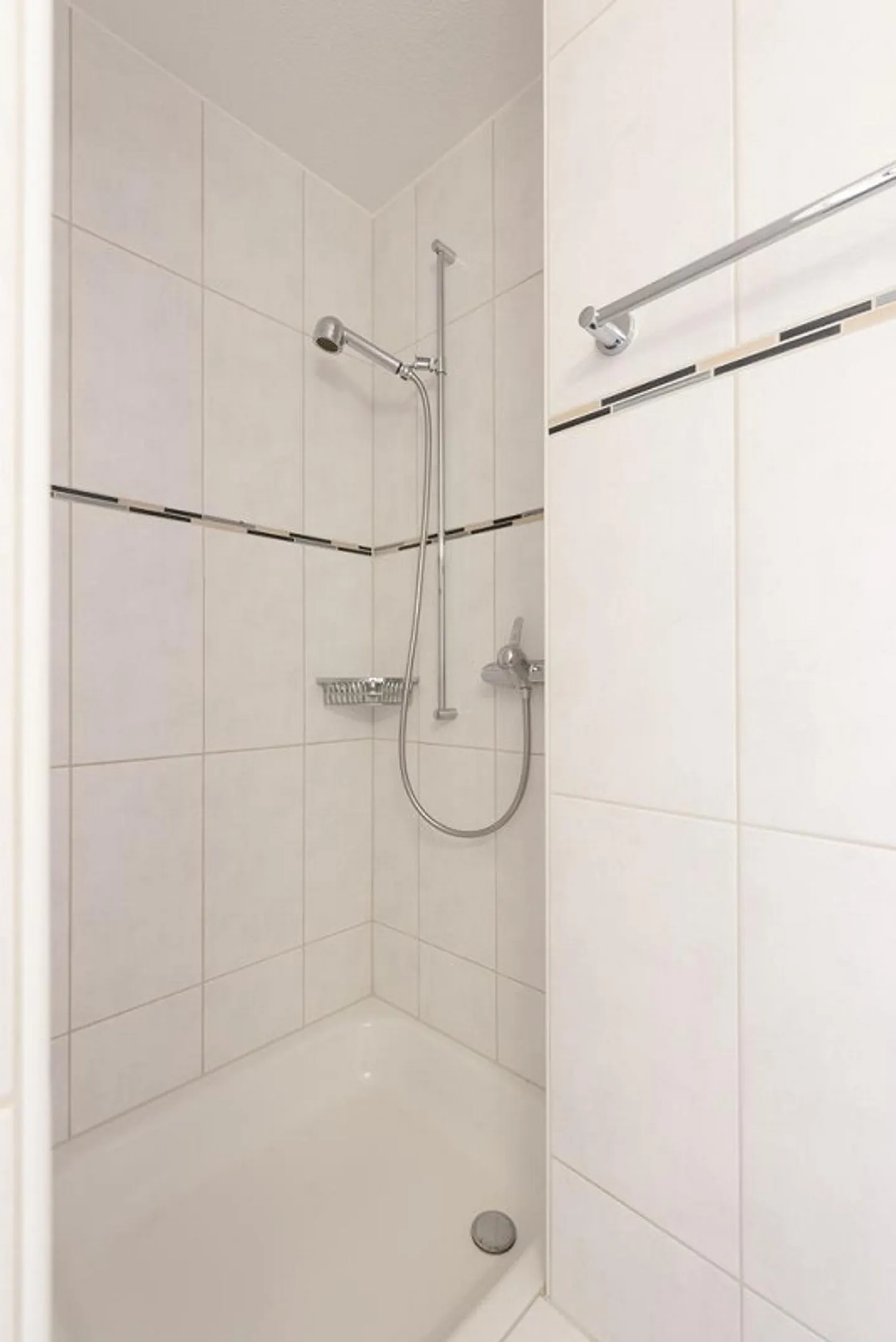 Hoch hinaus - dein neues Zuhause in Köniz! - Foto 5 di 12