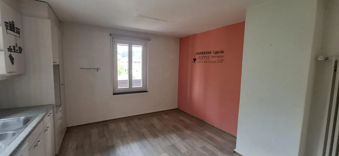 Geräumige Wohnung in zentraler Lage - Foto 2 von 6