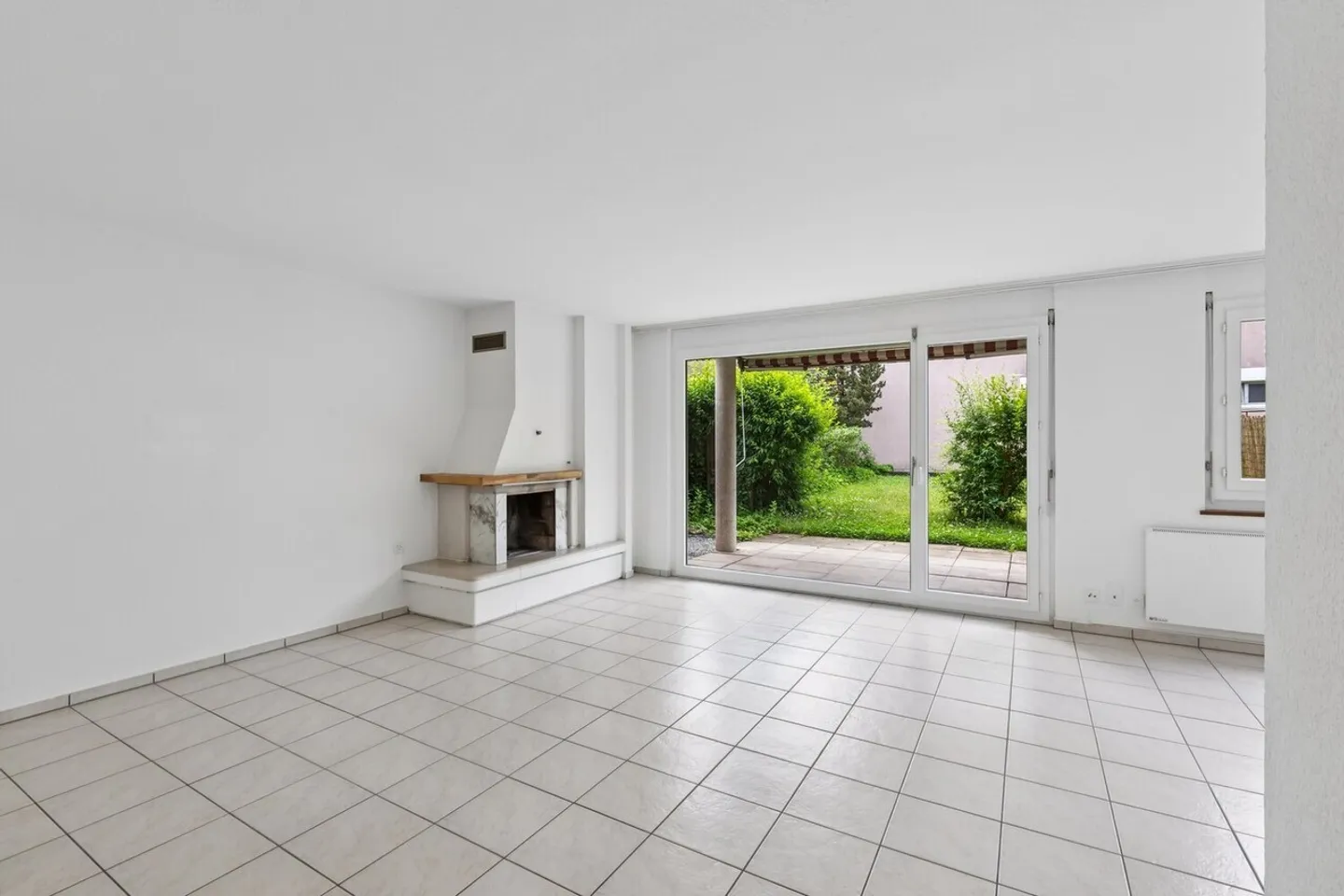 Superbe appartement avec terrasse de jardin et cheminée - emplacement idéal ! - Photo 1 sur 11