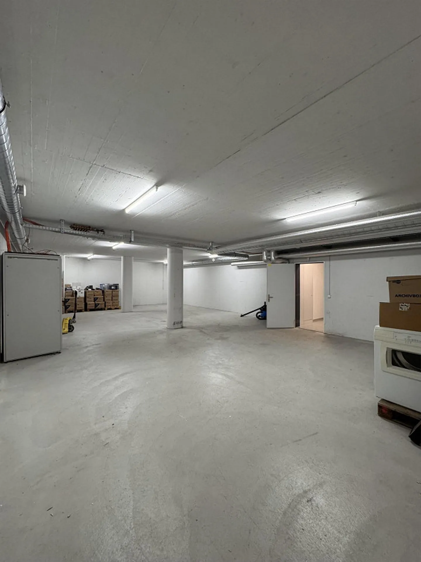 Magazzino in posizione perfetta in affitto - Foto 3 di 4