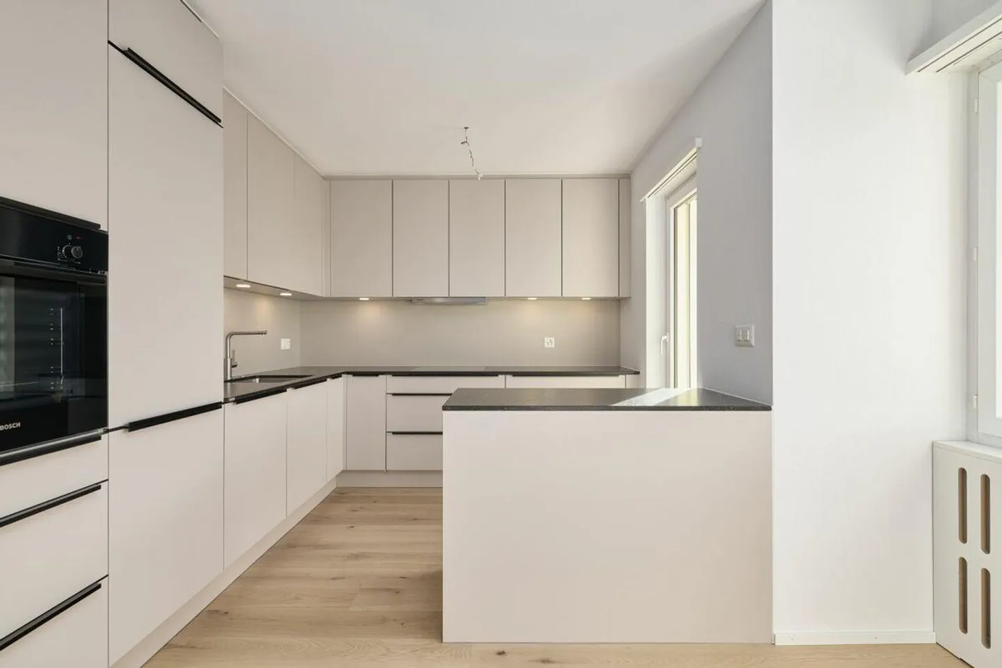 Lichtdurchflutete Wohnung mit Stil und Liebe zum Detail - Foto 2 von 13