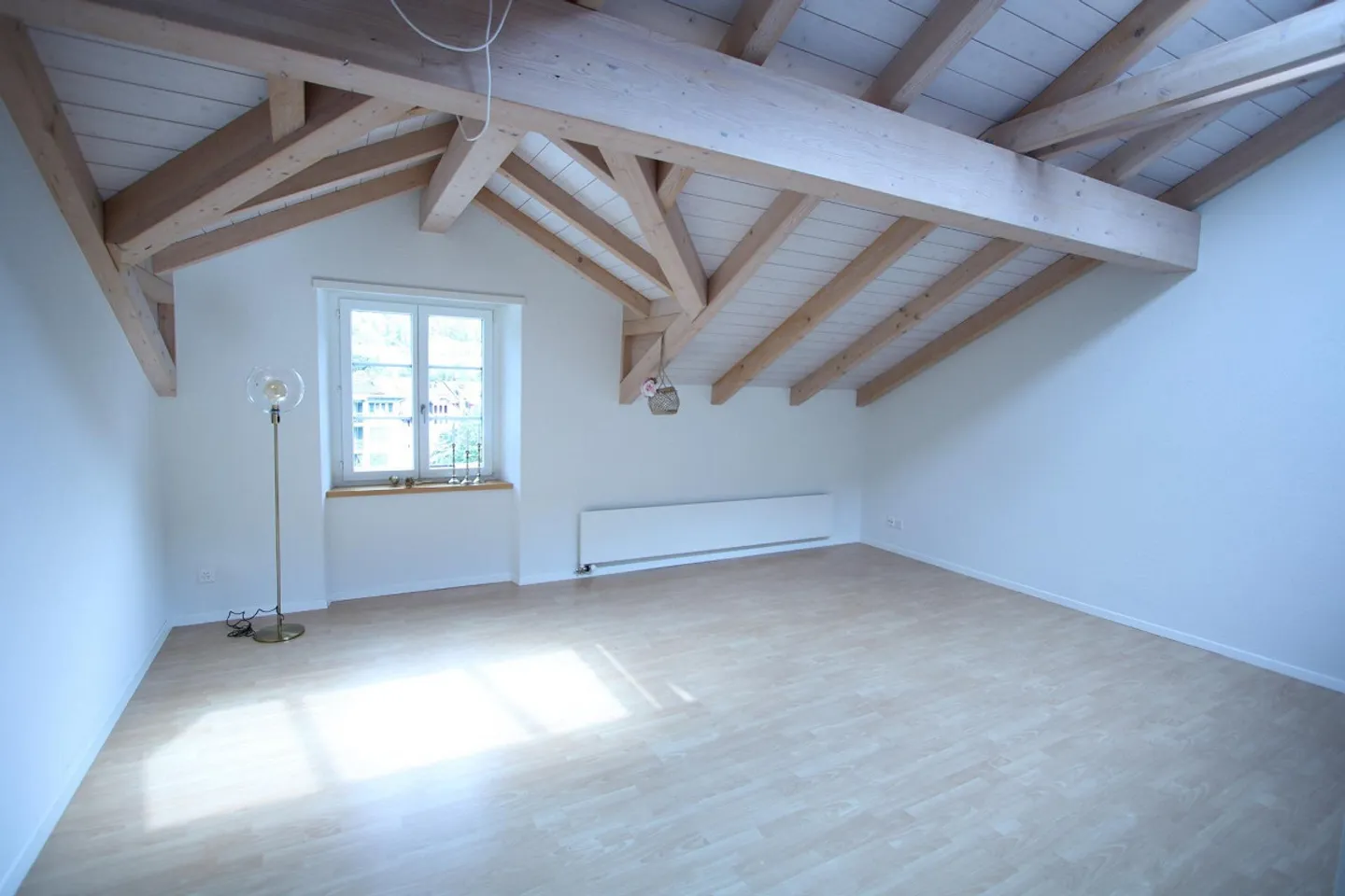 Charmante Dachwohnung - Foto 3 von 6