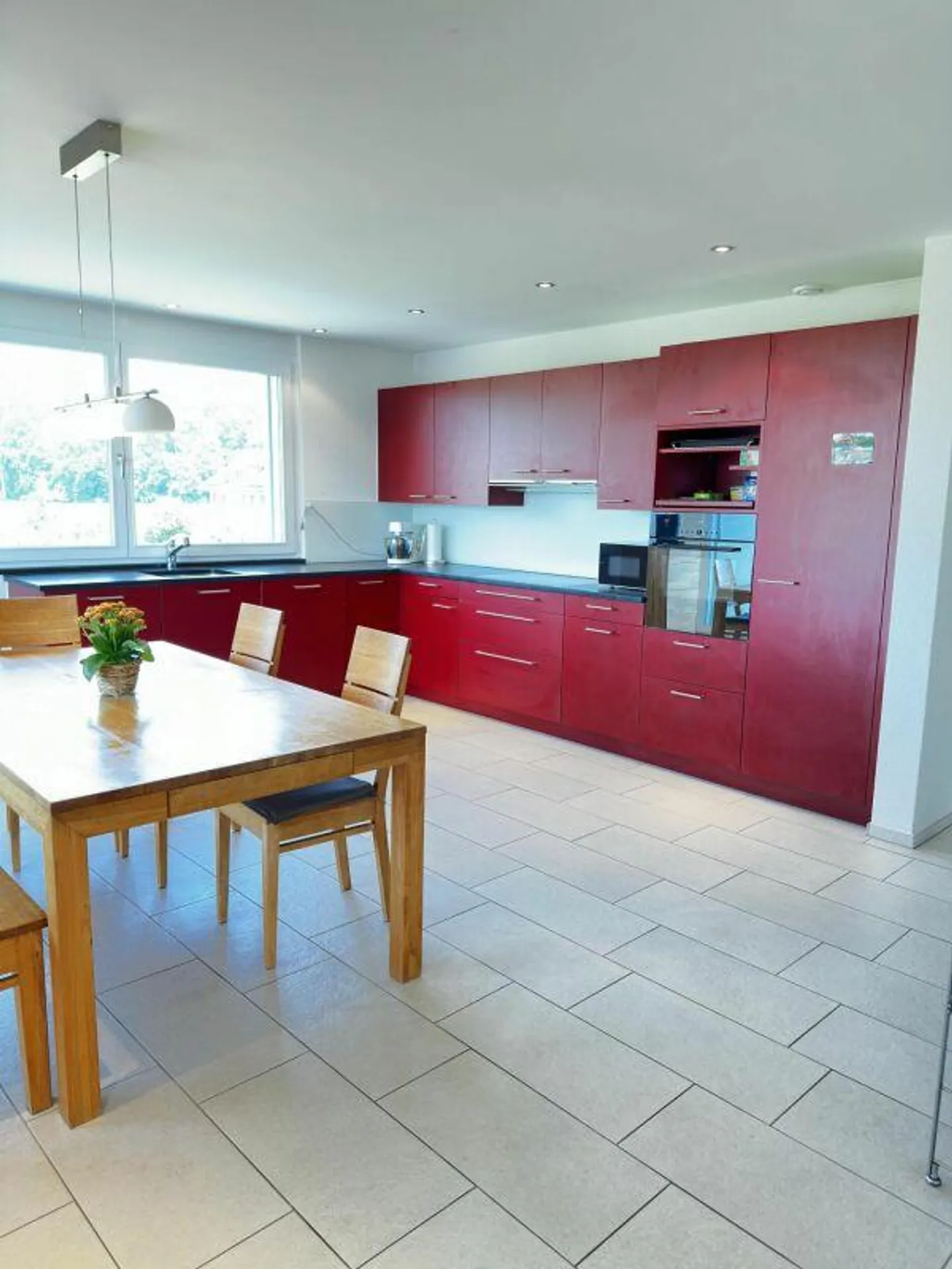 Stylish living meets royal view - Photo 3 of 11