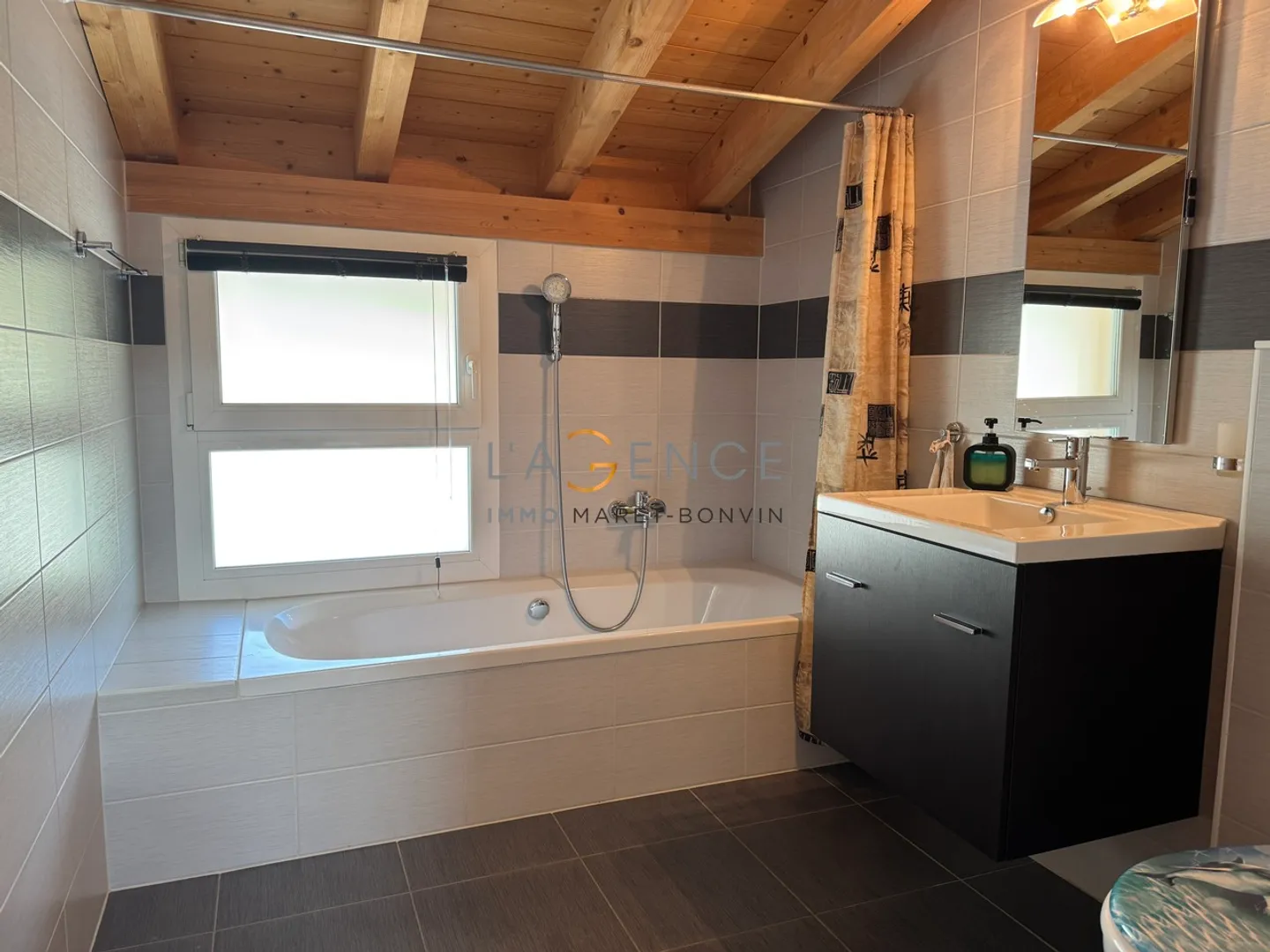 4.5 Room Attic Apartment with Loggia - Photo 8 of 13