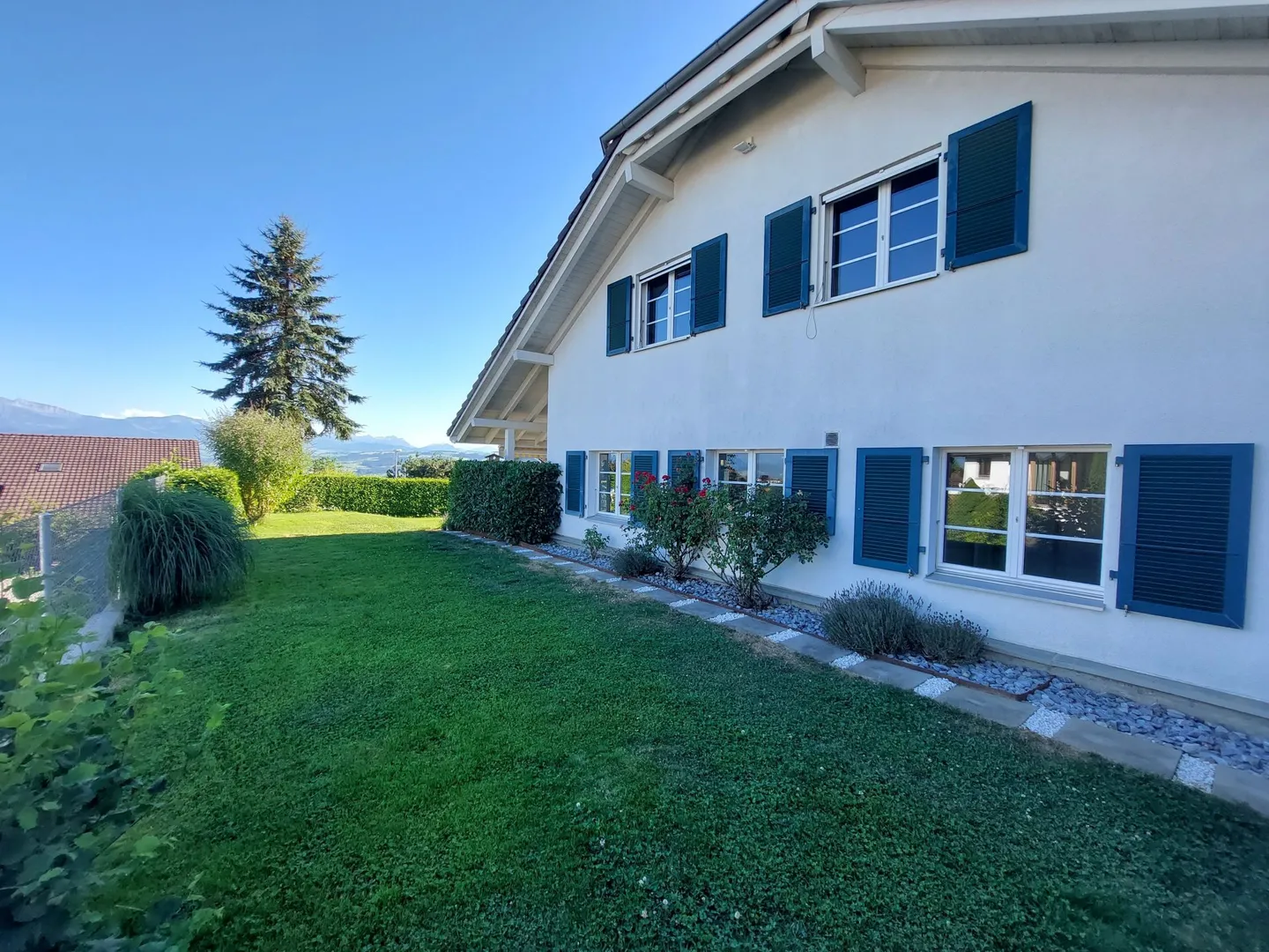 In affitto: Casa bifamiliare esclusiva in stile country - Foto 2 di 21