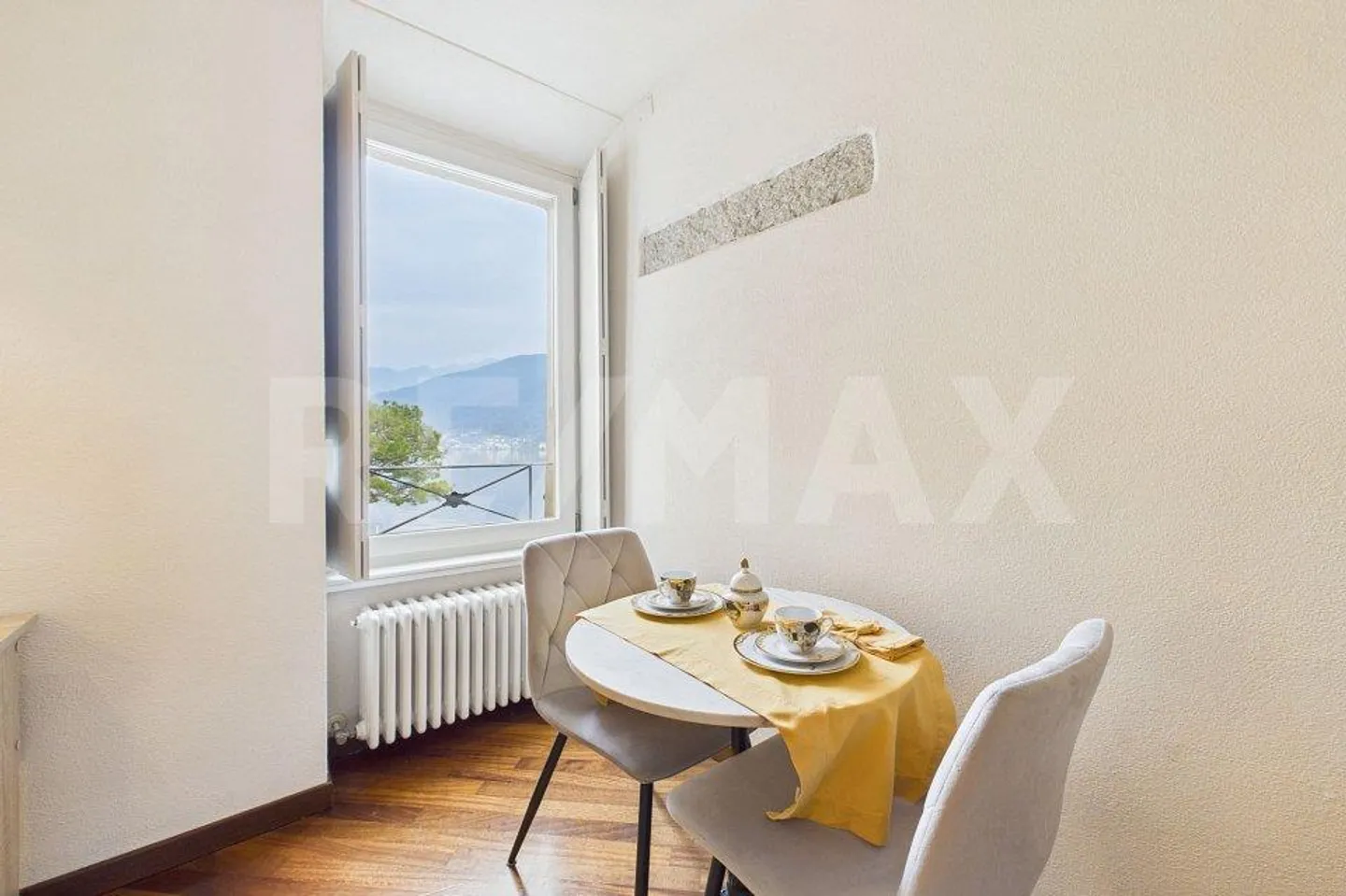 Elegante 1½ Zimmer mit Seeblick in Morcote - Foto 3 von 13