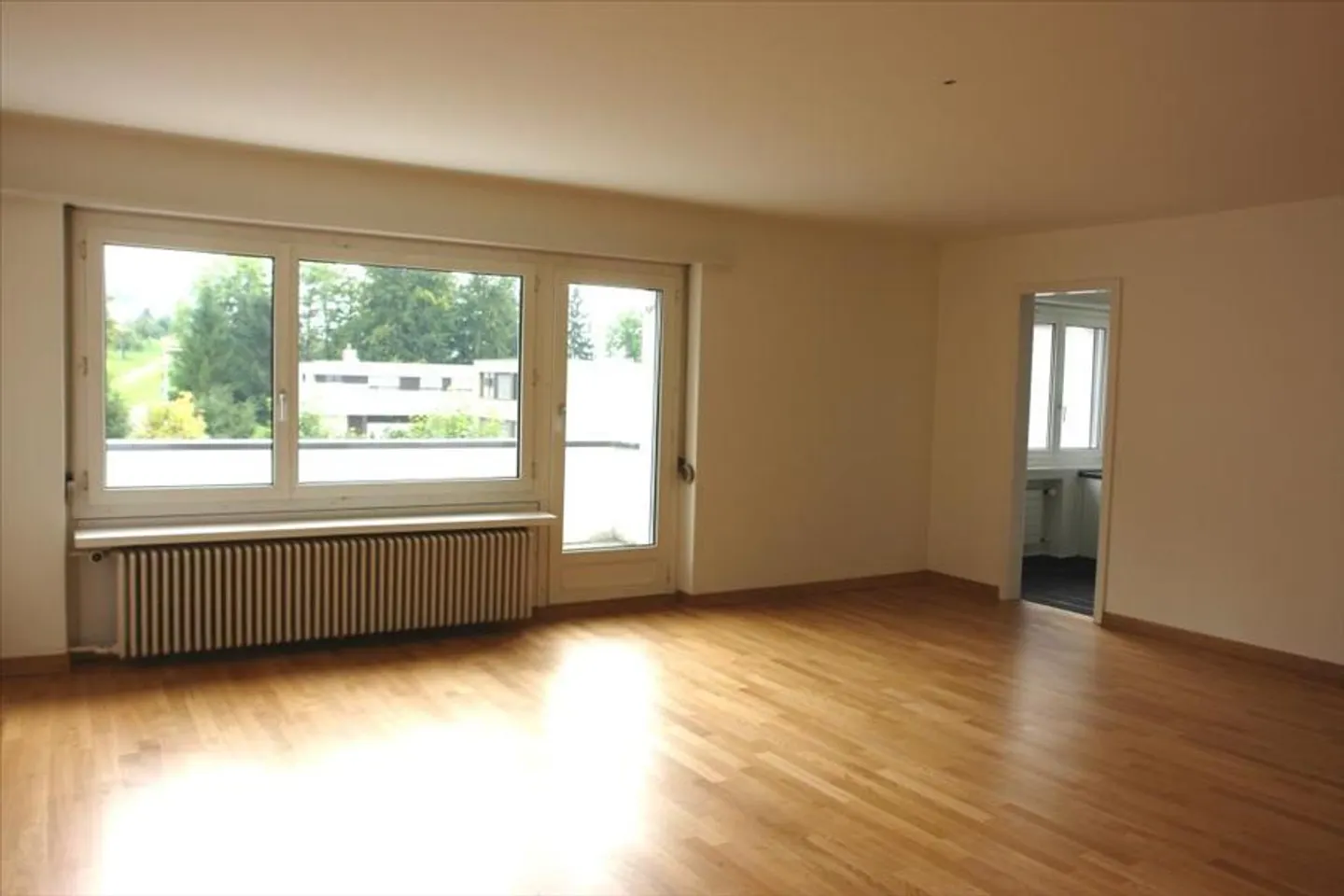 Vivere in una posizione soleggiata con vista sul lago - Foto 2 di 10