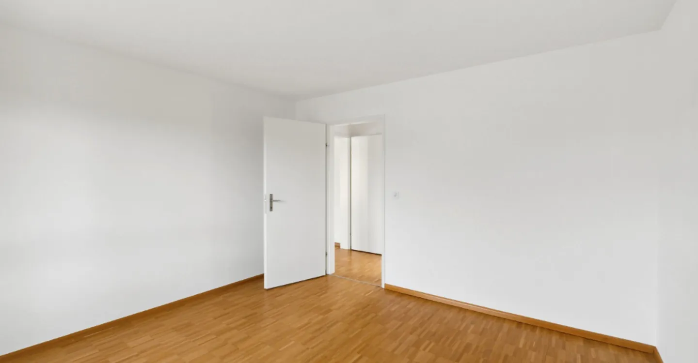 Charming apartment with open living concept - Photo 2 of 7