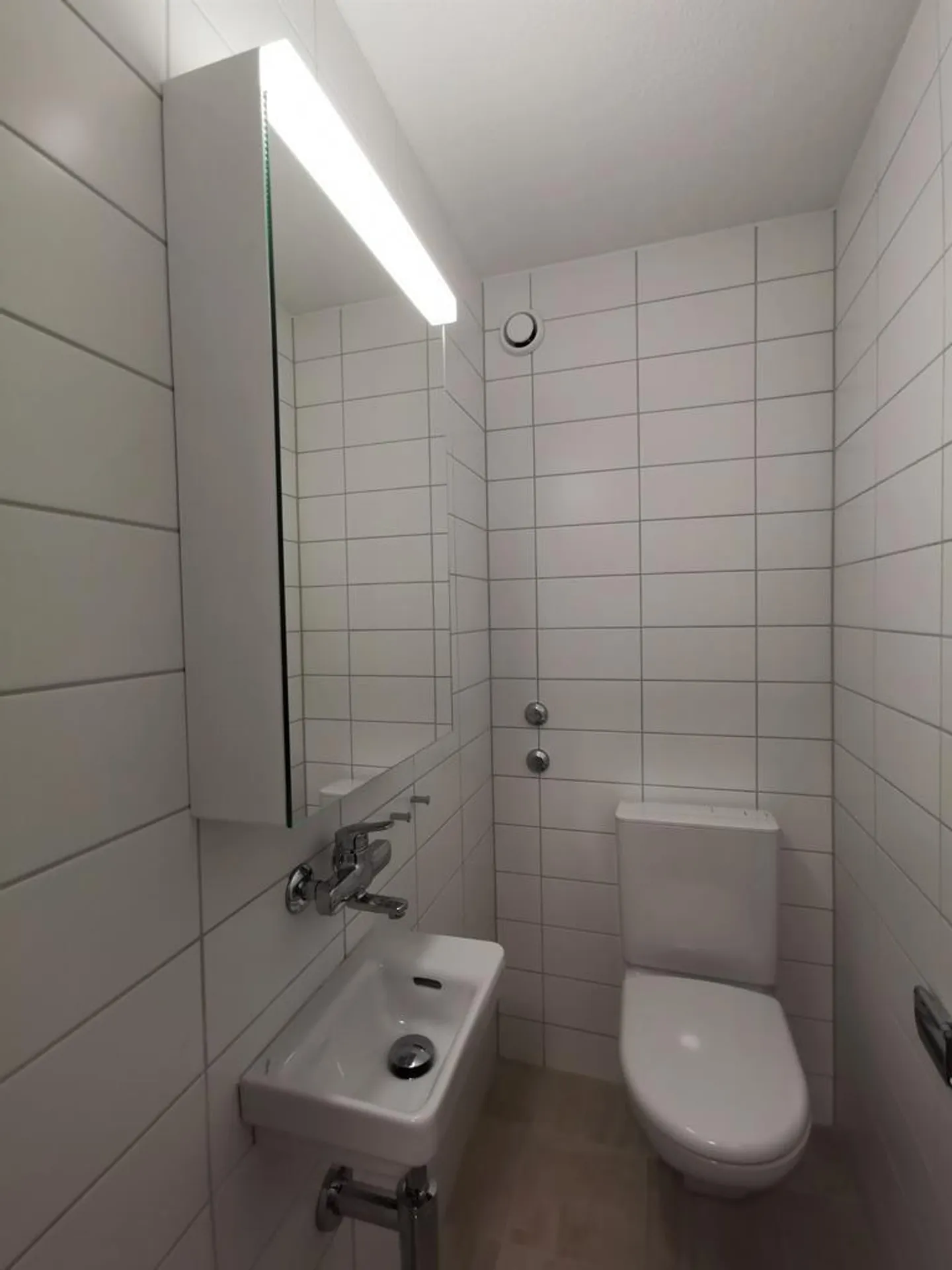 Renovated and Central 4.5-Room Apartment in Oberentfelden - Photo 4 of 8