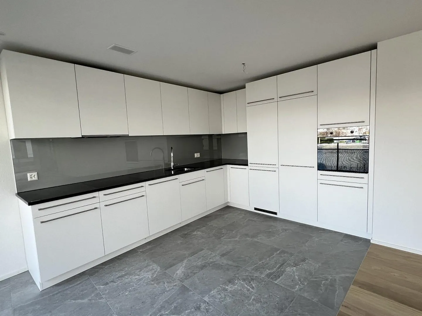 Modern Family Apartment in Baumpark - Photo 2 of 11