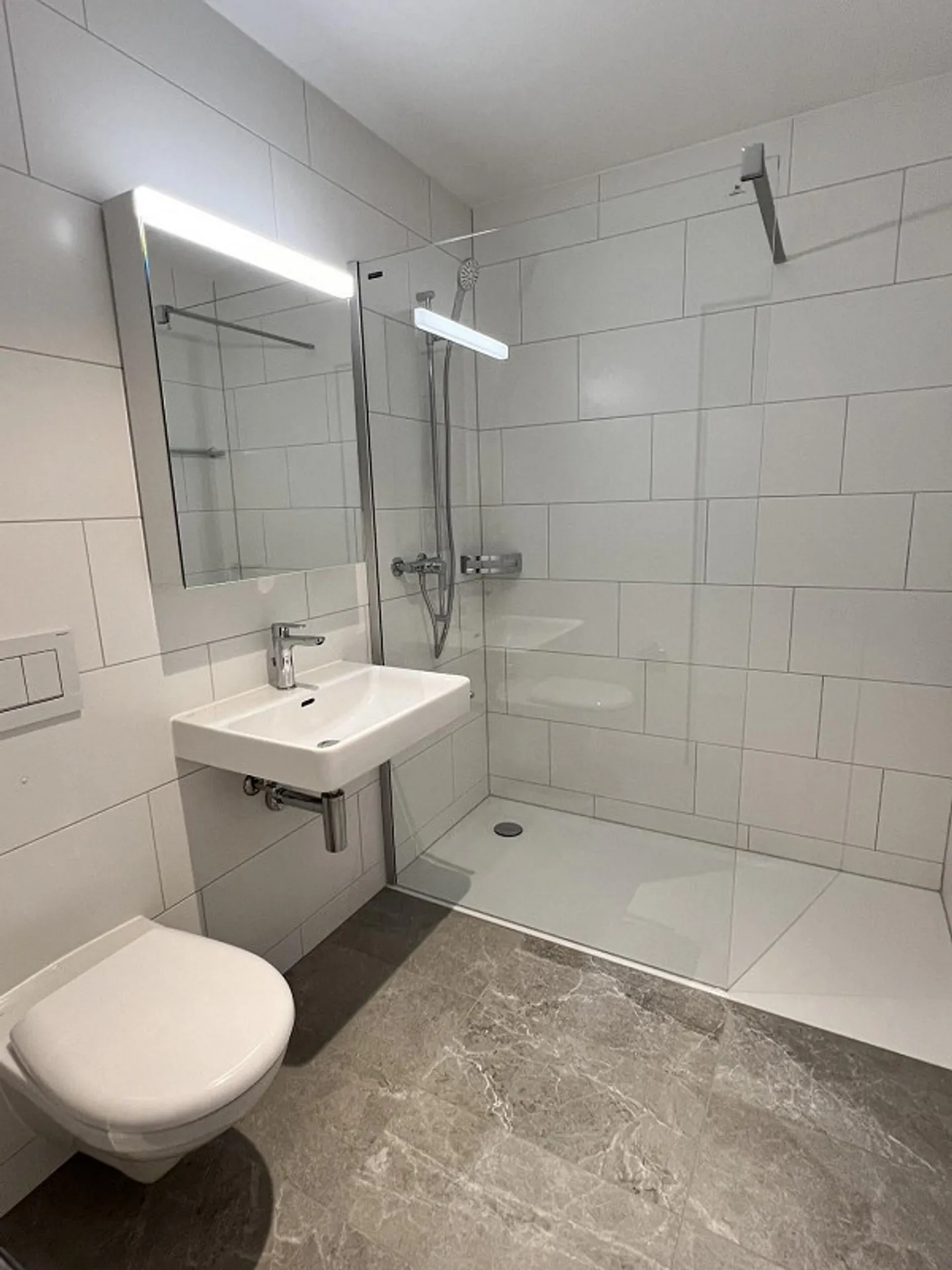 Modern Family Apartment in Baumpark - Photo 5 of 11