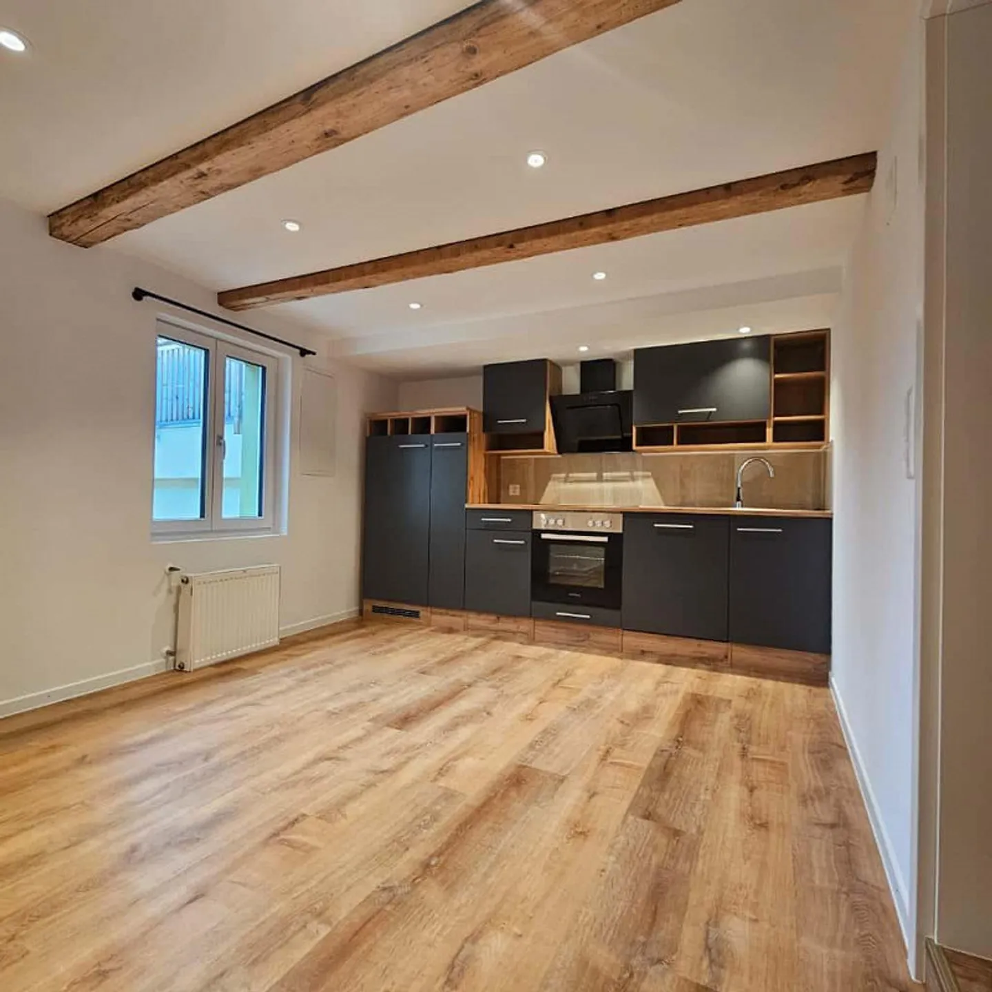 Ampio appartamento duplex di 4,5 locali con concetto di spazio aperto - Foto 3 di 9