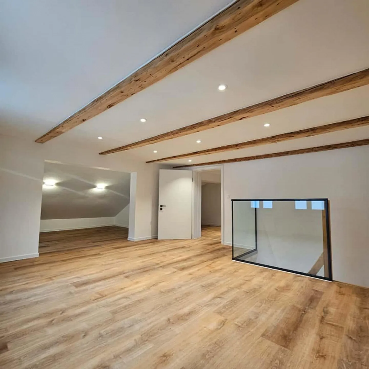 Ampio appartamento duplex di 4,5 locali con concetto di spazio aperto - Foto 4 di 9