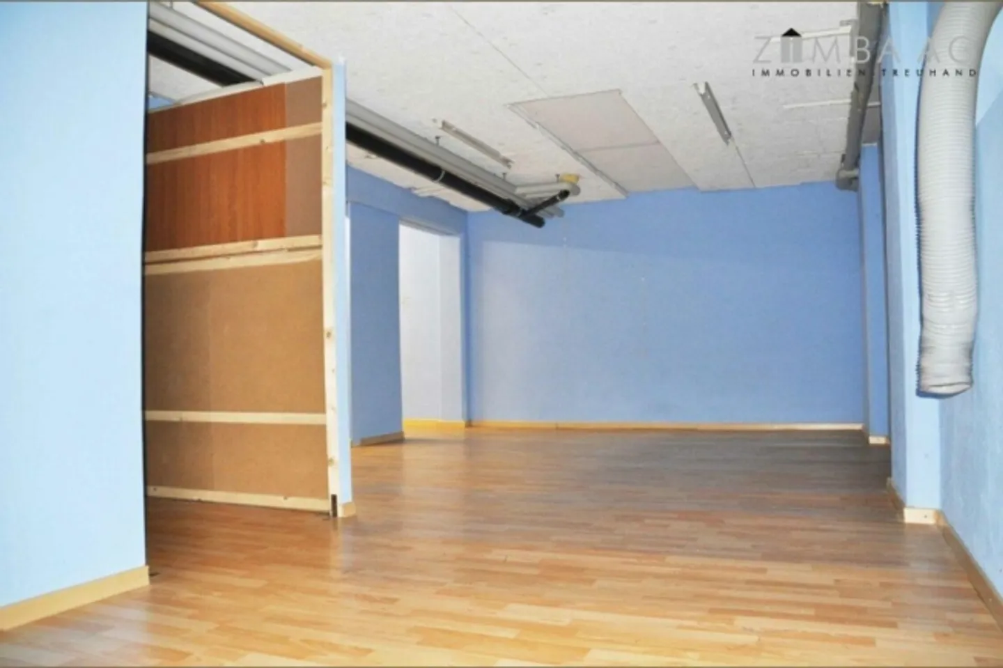 Atelier de bricolage Archive de loisirs ou simplement Salle polyvalente - Photo 3 sur 6