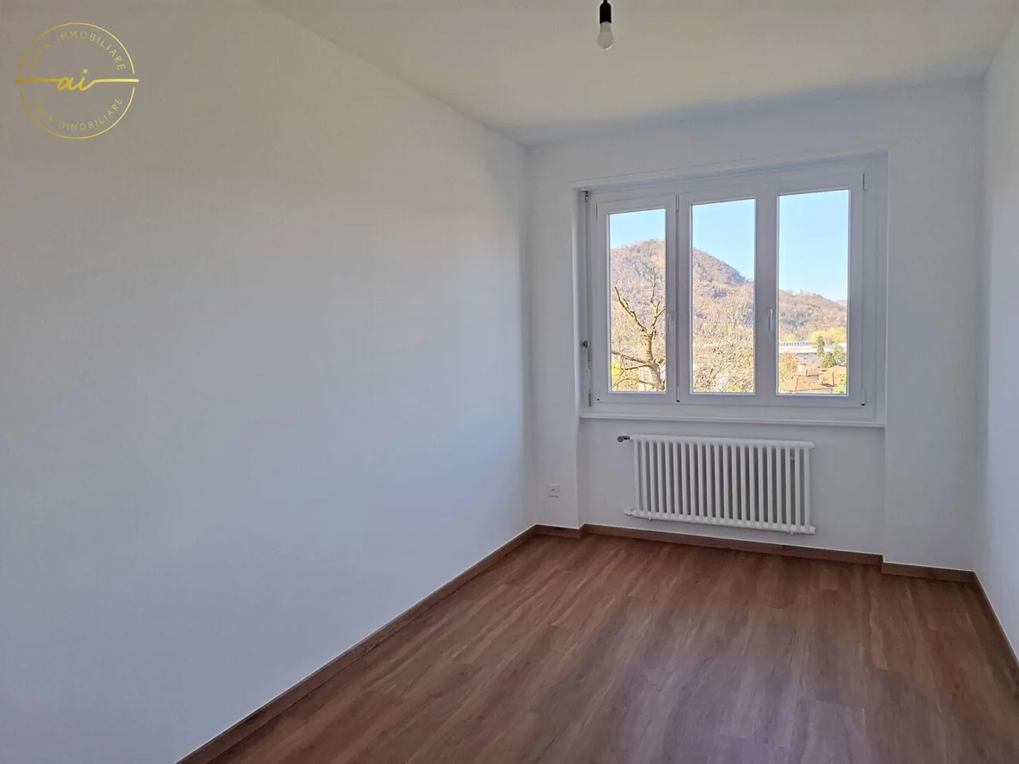 4.5-ROOM APARTMENT IN THE MIDST OF GREENERY - Photo 10 of 13