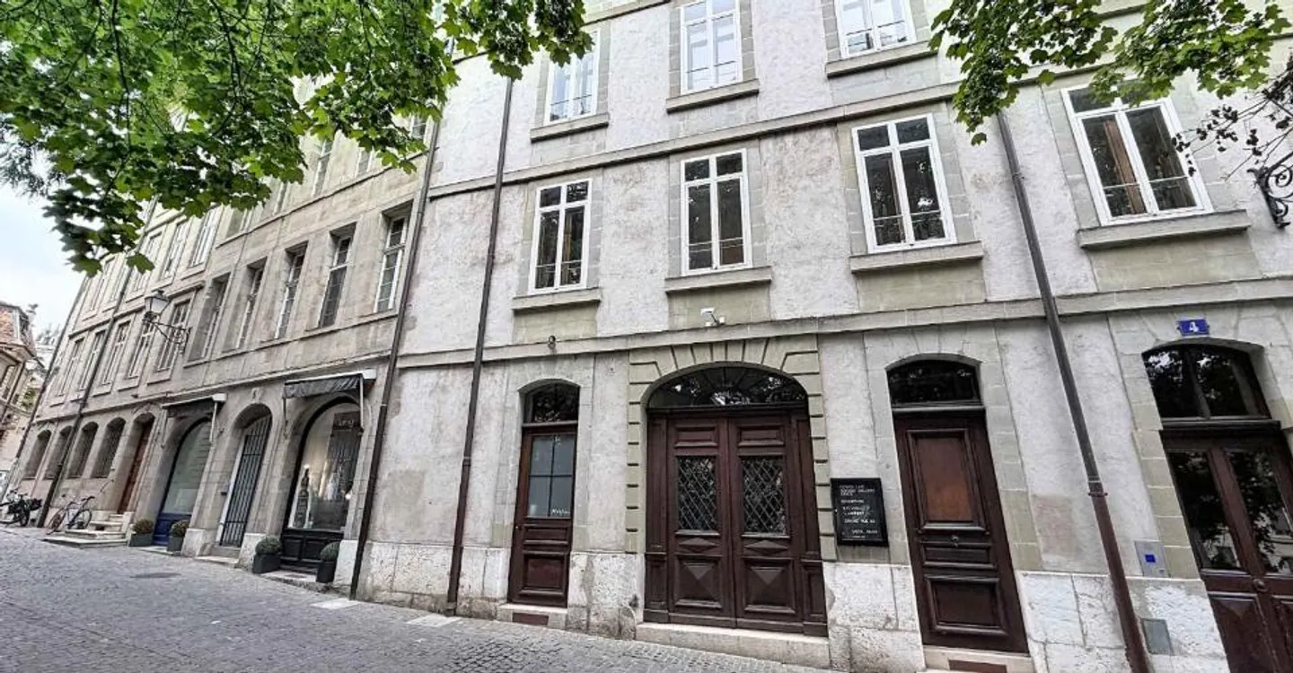 Appartement Triplex Vieille-Ville - Photo 1 sur 12