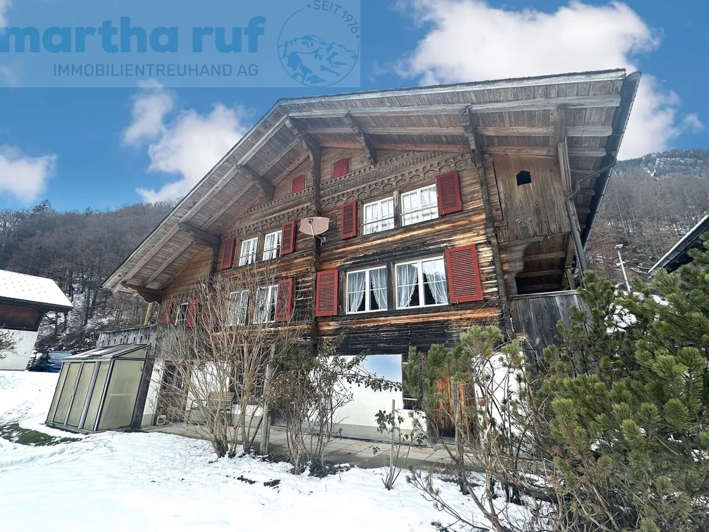 Casa unifamiliare rurale con garage, giardino e fienile - Foto 1 di 25