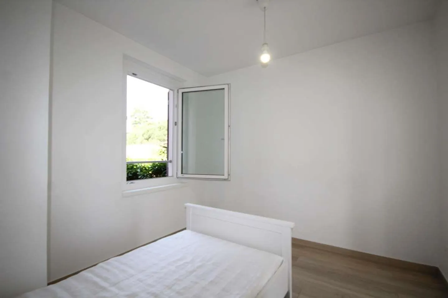 Balerna : appartement rénové avec terrasse près du centre - Photo 4 sur 11