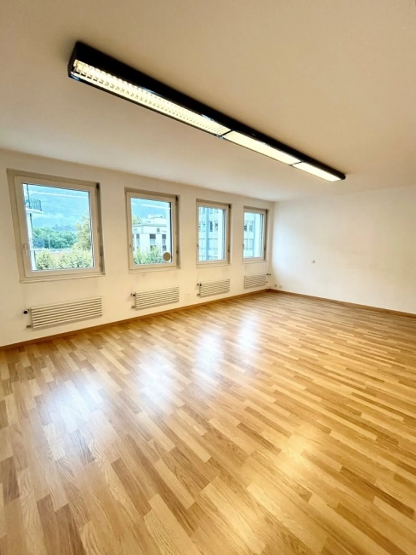 Bureau au centre-ville de Sierre à louer à partir du 01.08.2026 - Photo 2 sur 7