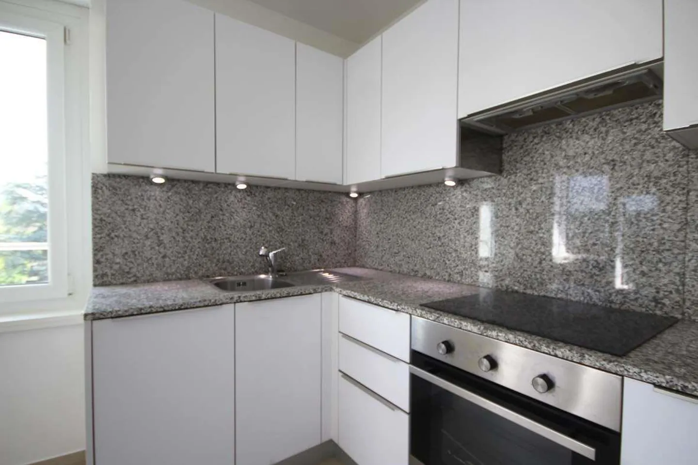 Balerna : appartement rénové avec terrasse près du centre - Photo 5 sur 11