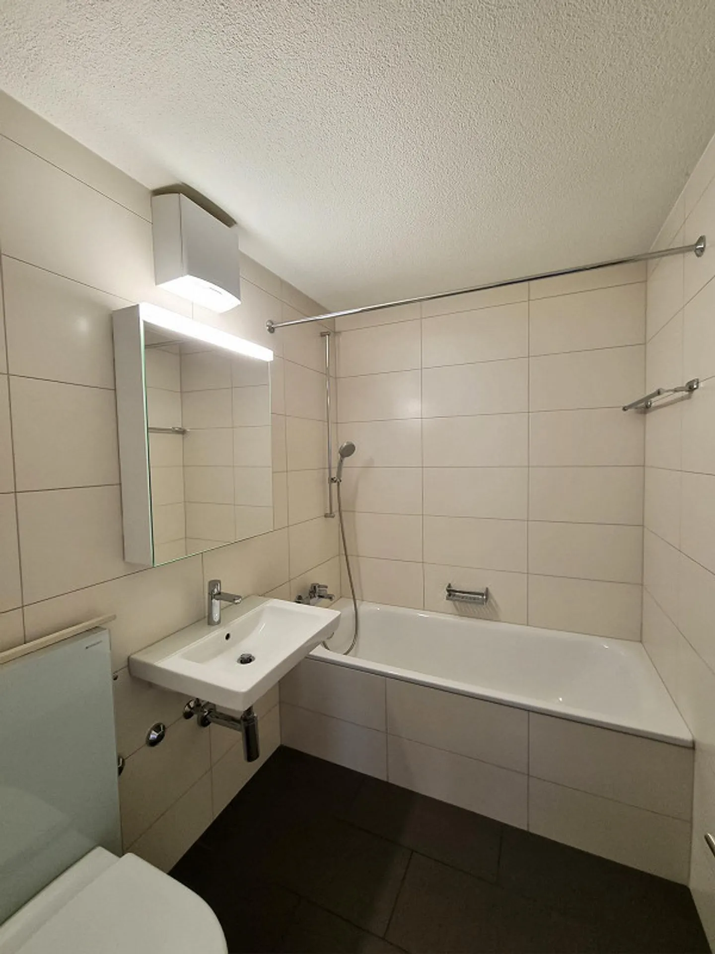 Profitez de la nature et de la proximité de la ville dans votre nouvel appartement ! - Photo 3 sur 7