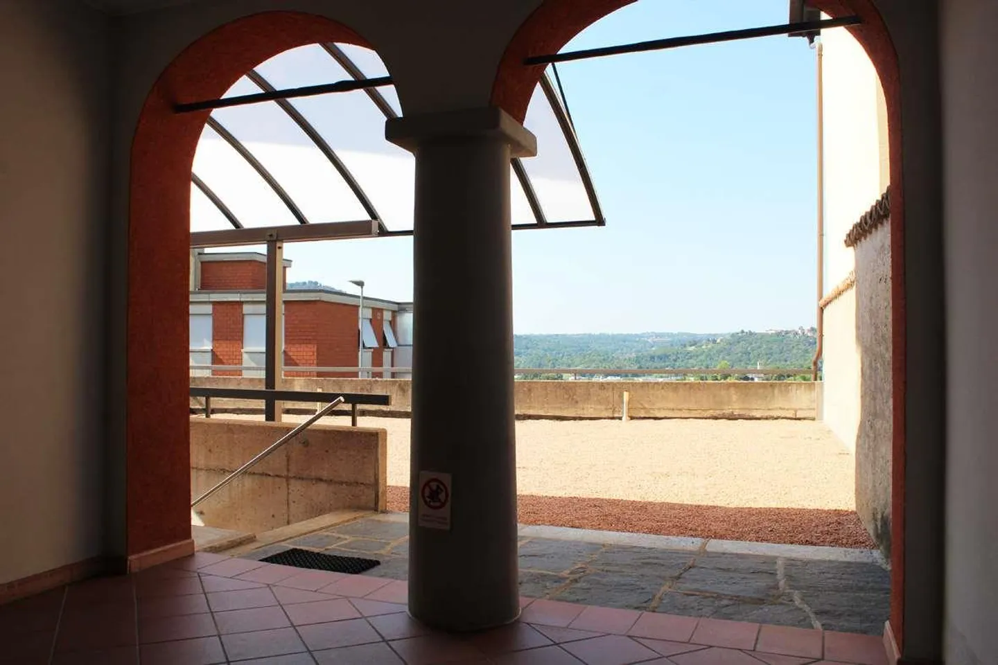 Balerna : appartement rénové avec terrasse près du centre - Photo 11 sur 11