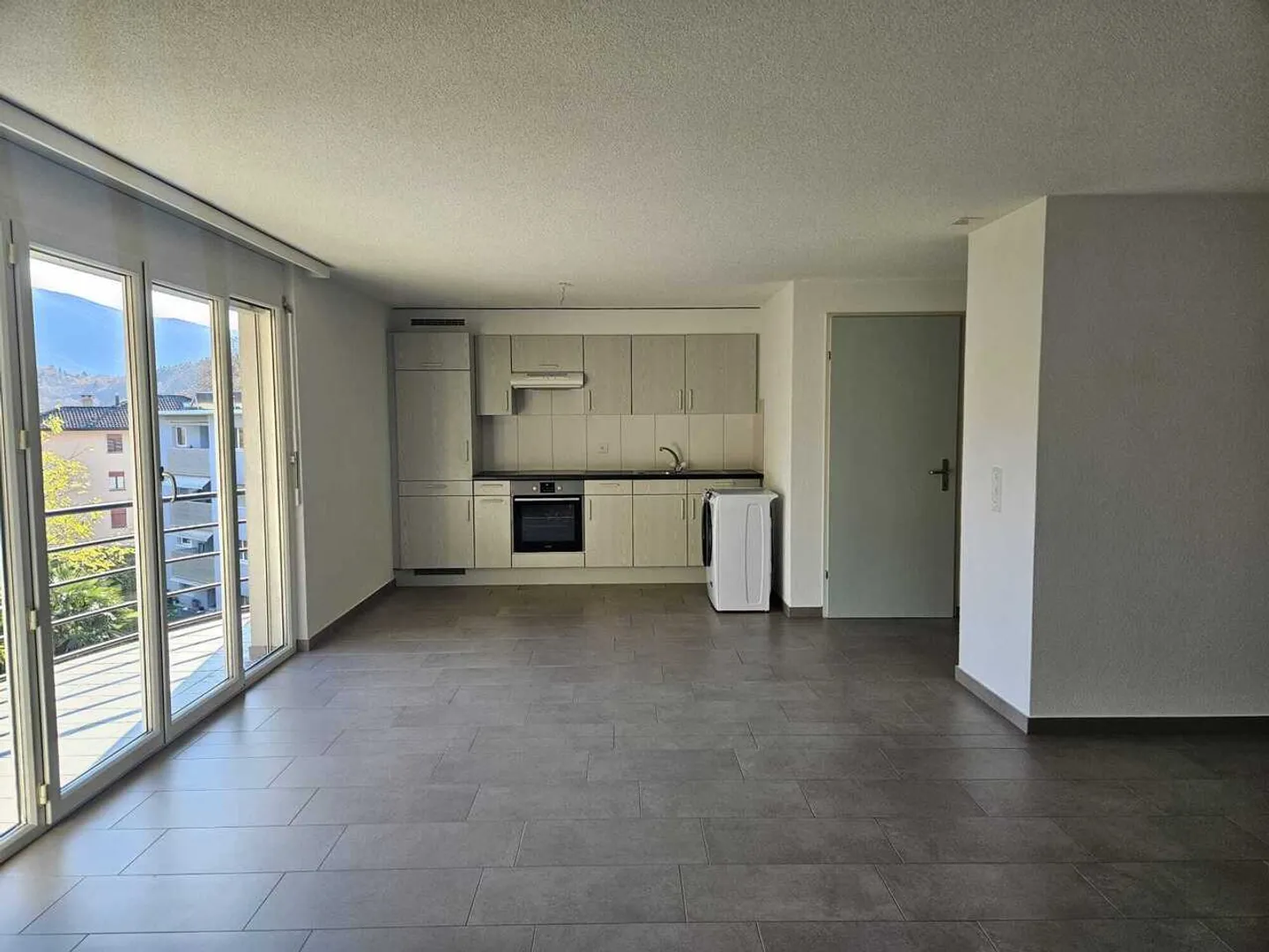 Apartment / 1.5 Rooms, 43 m², 3rd Floor - Photo 2 of 9