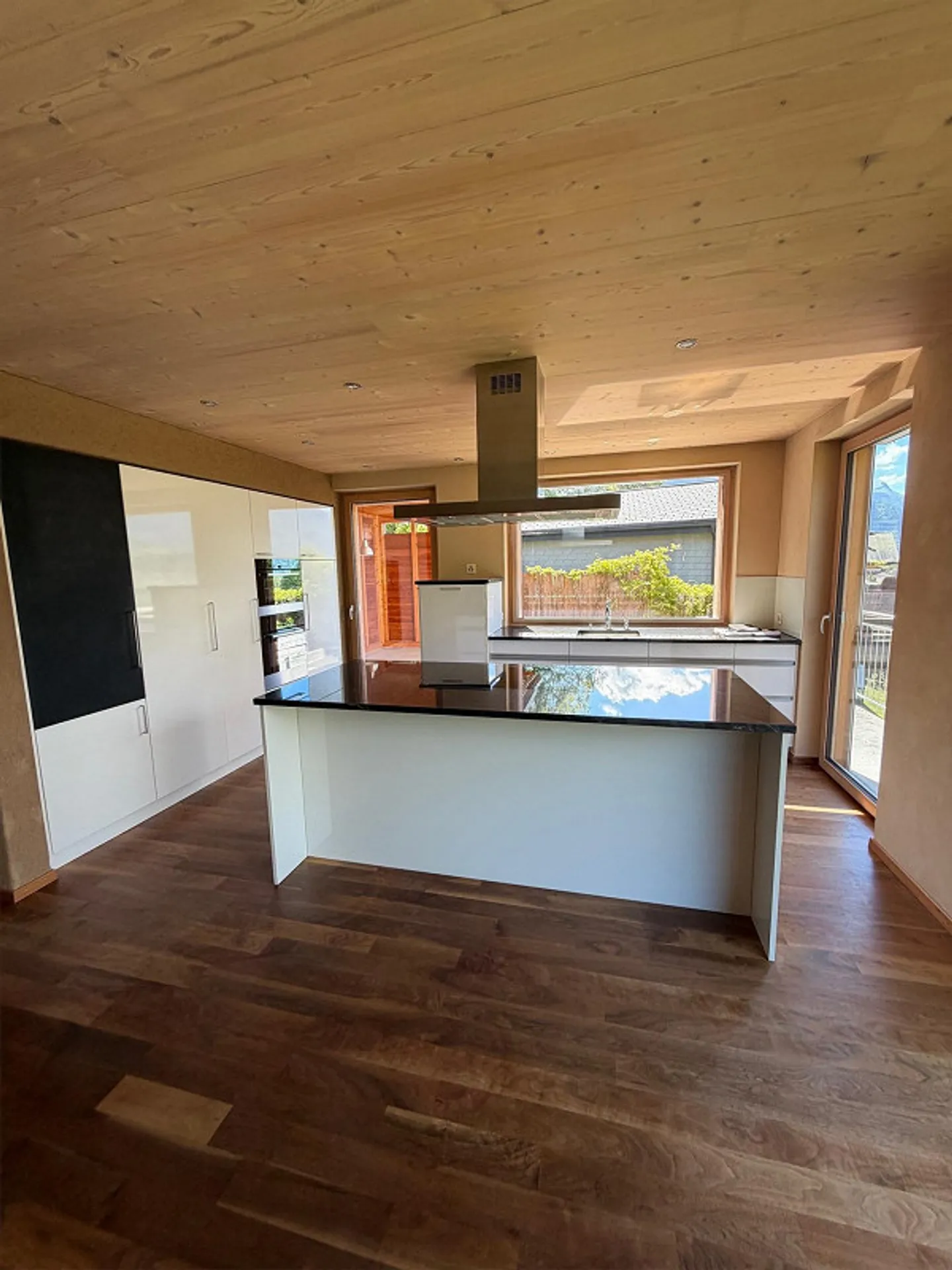 Living oasis with sauna and large garden in Rodels - Photo 3 of 14