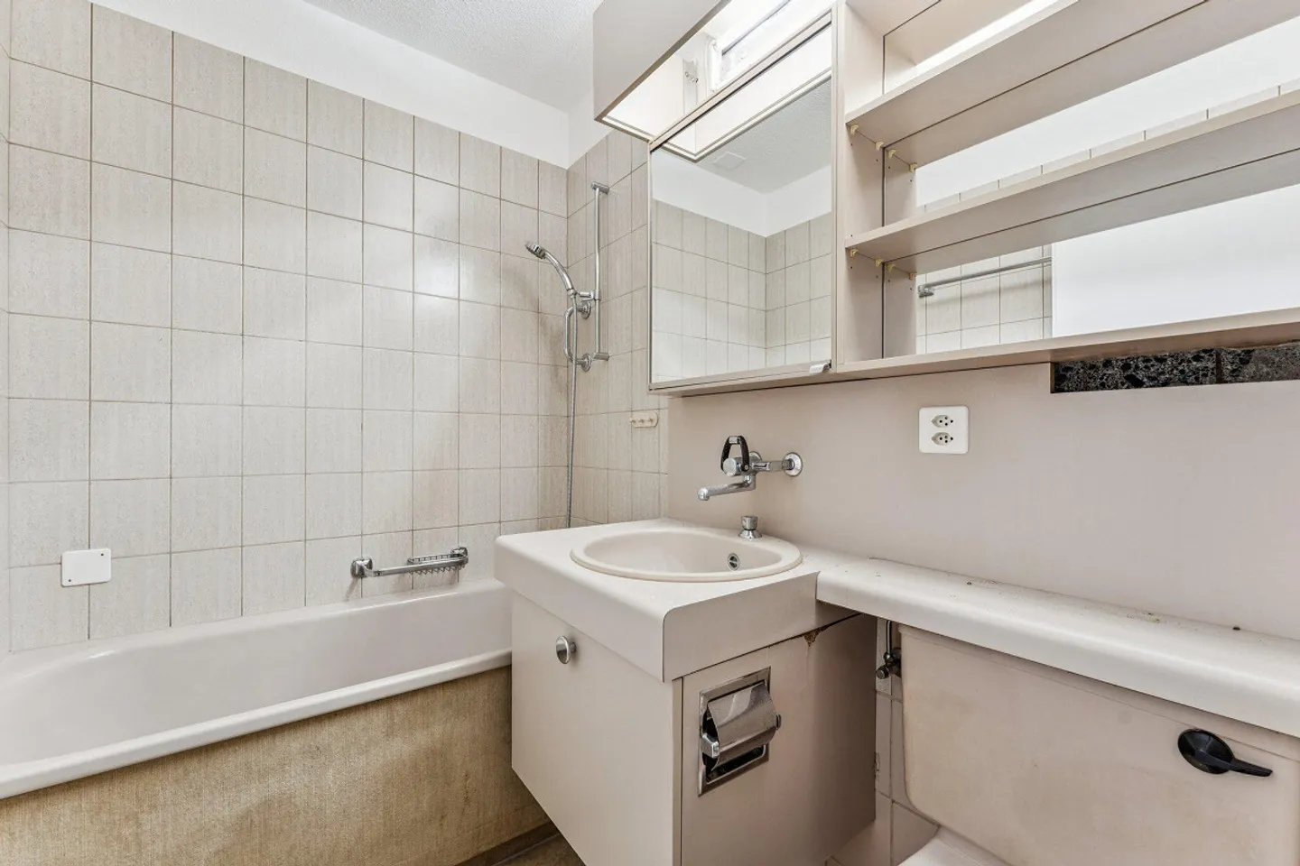 Central Condominium with Panoramic View over Lucerne - Photo 6 of 6