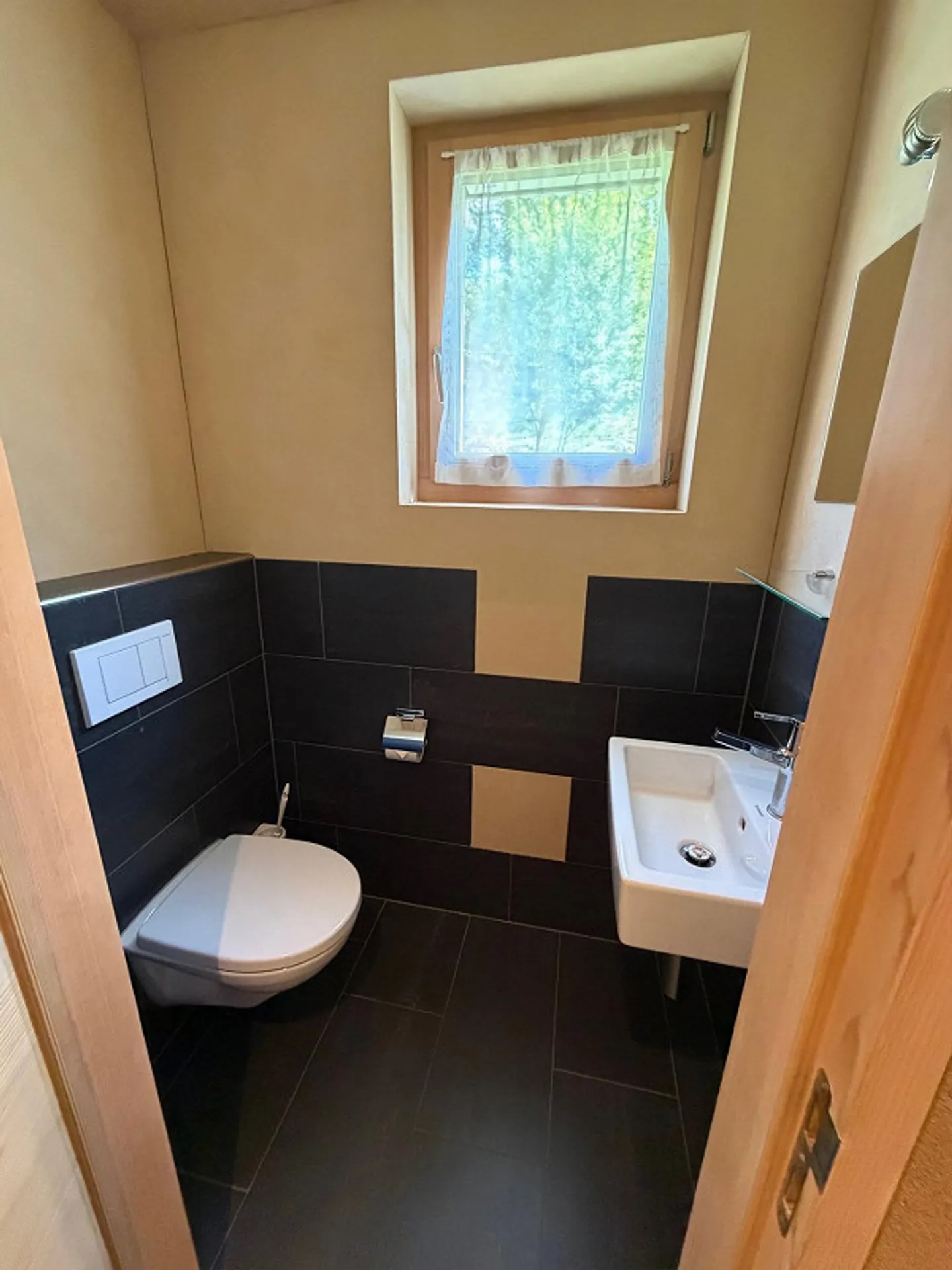 Living oasis with sauna and large garden in Rodels - Photo 10 of 14