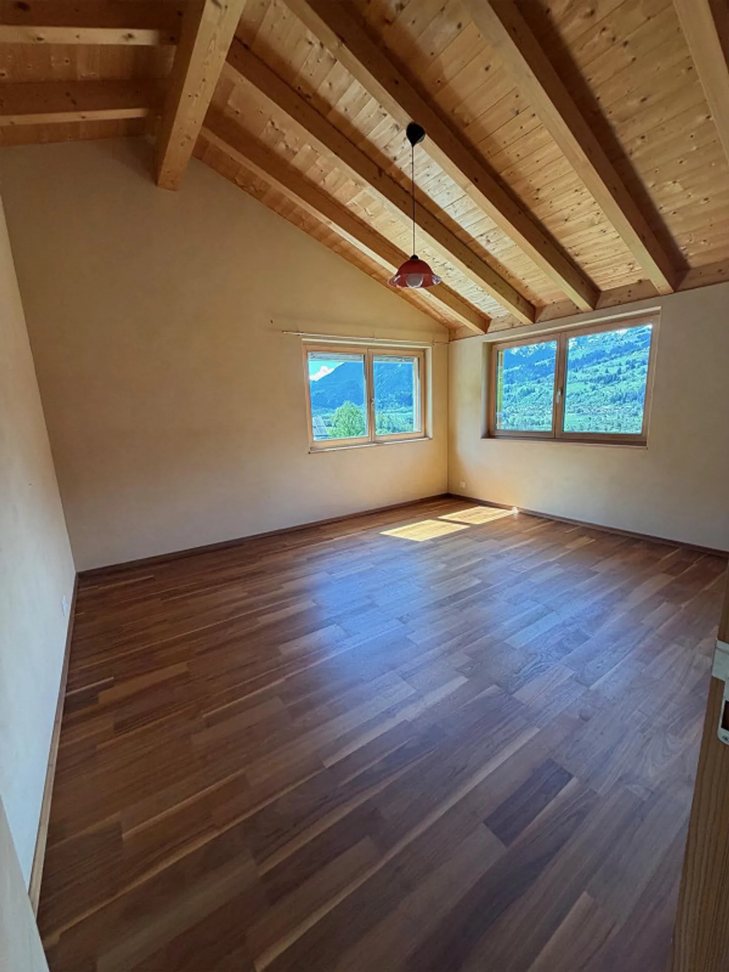 Living oasis with sauna and large garden in Rodels - Photo 13 of 14