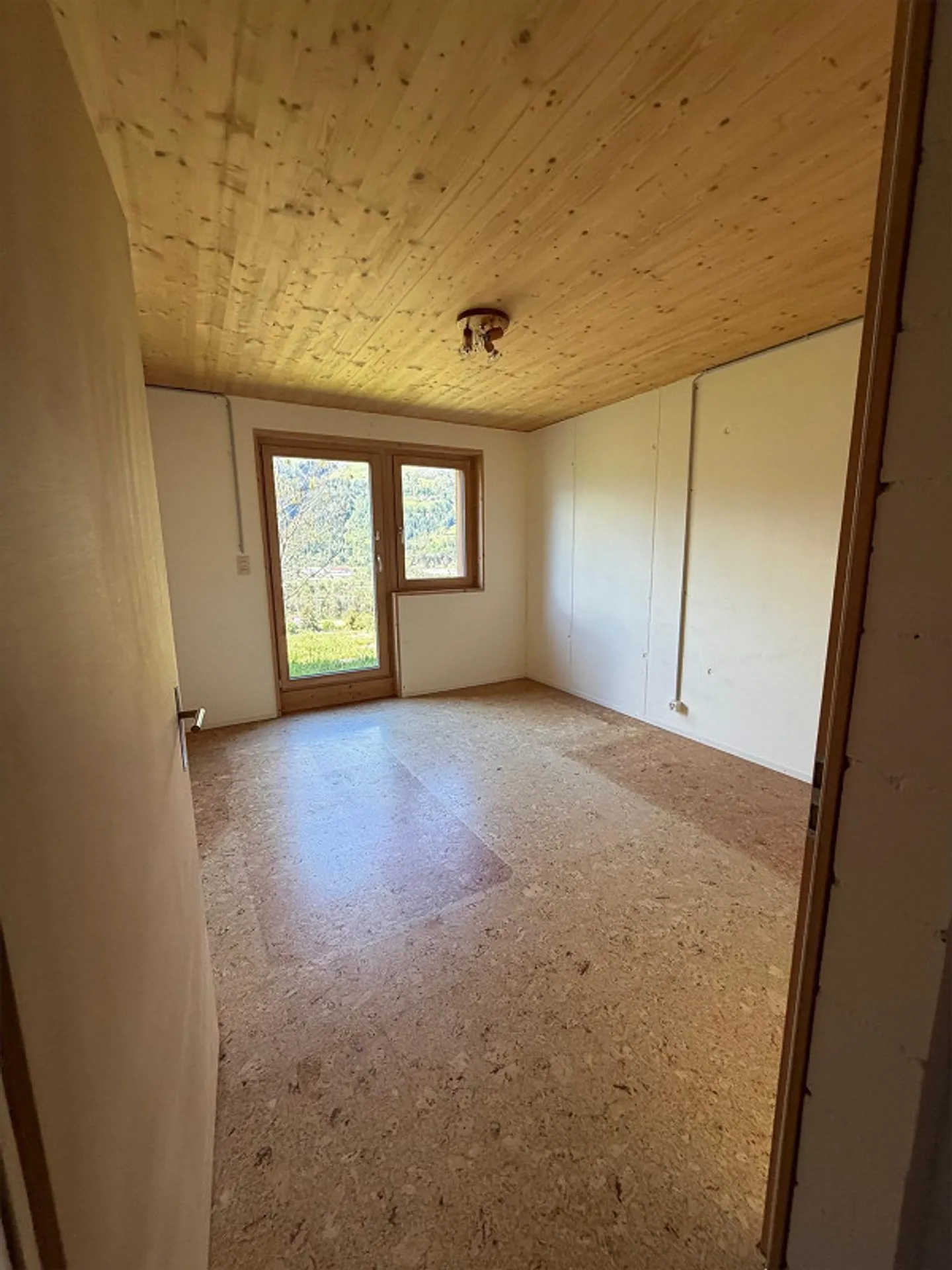Living oasis with sauna and large garden in Rodels - Photo 14 of 14