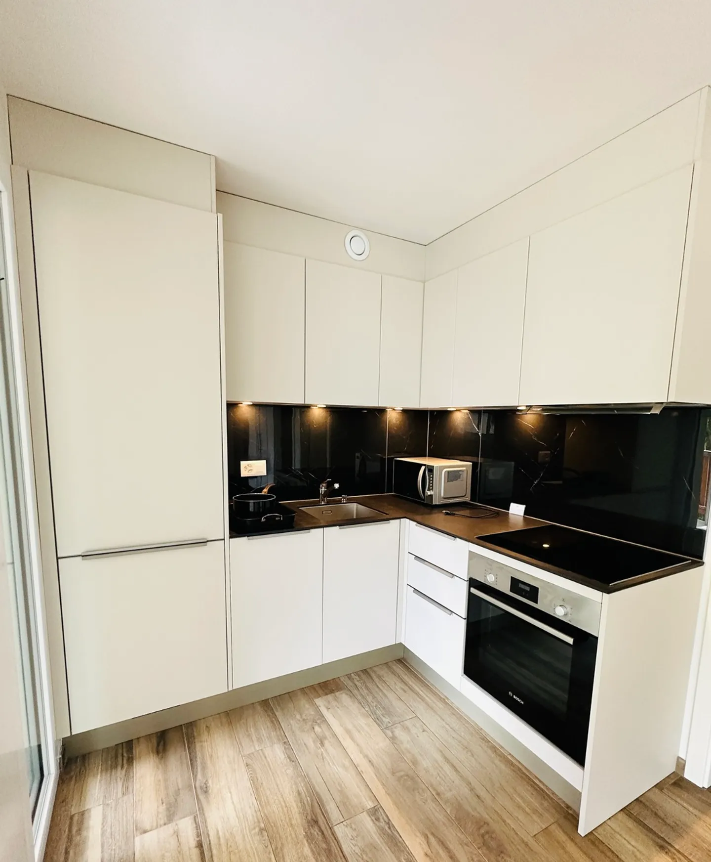 Charmant appartement 2,5 pièces - Photo 2 sur 10